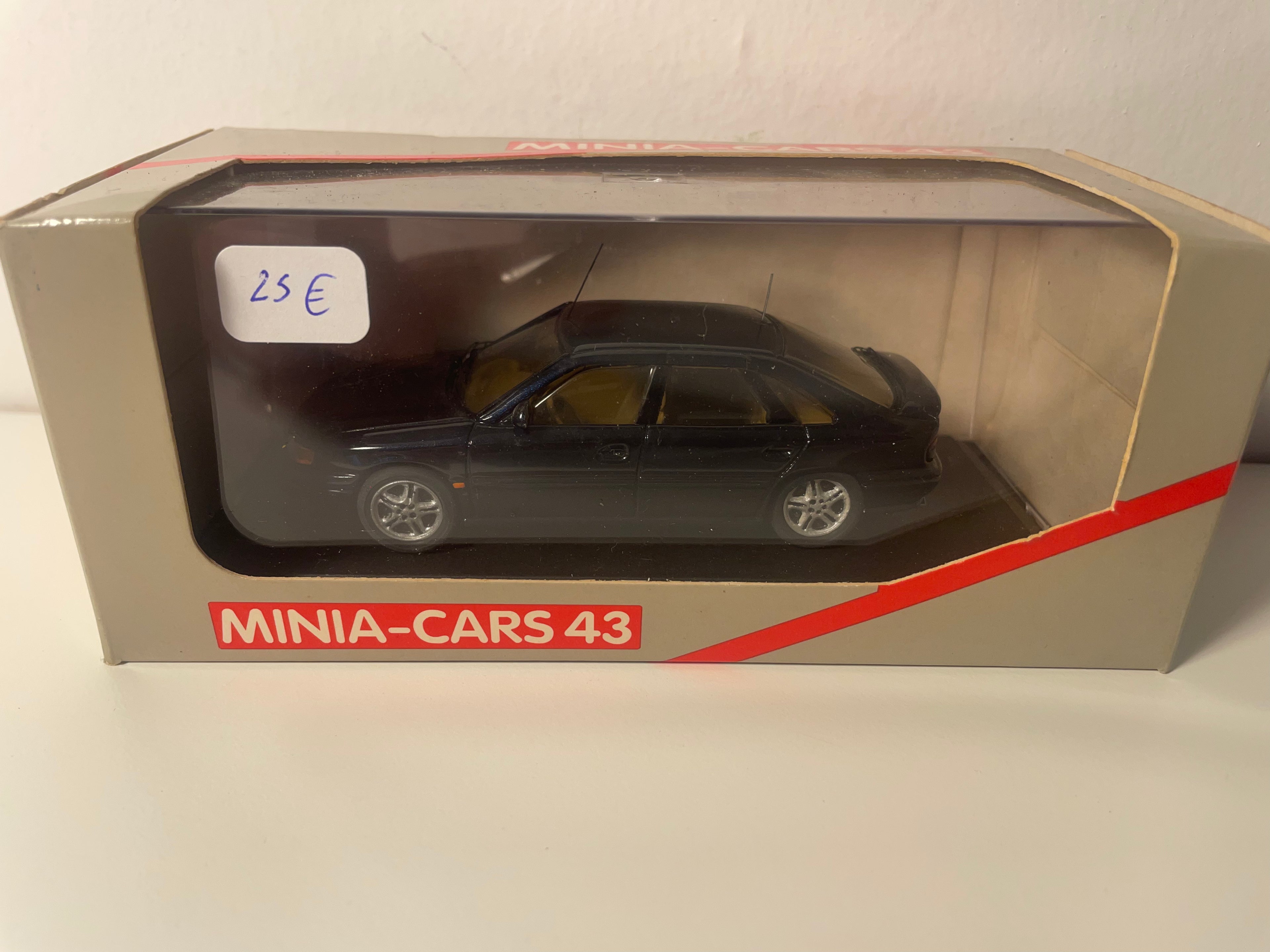 Renault Safrane Baccara Bi-Turbo Azul Escuro de 1993 - Coleção Minia-cars 43