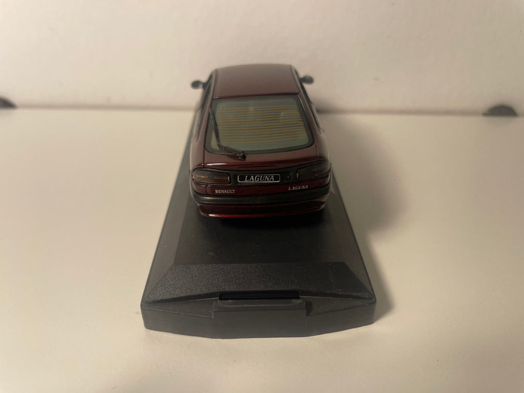 Renault Laguna bordeaux - VITESSE