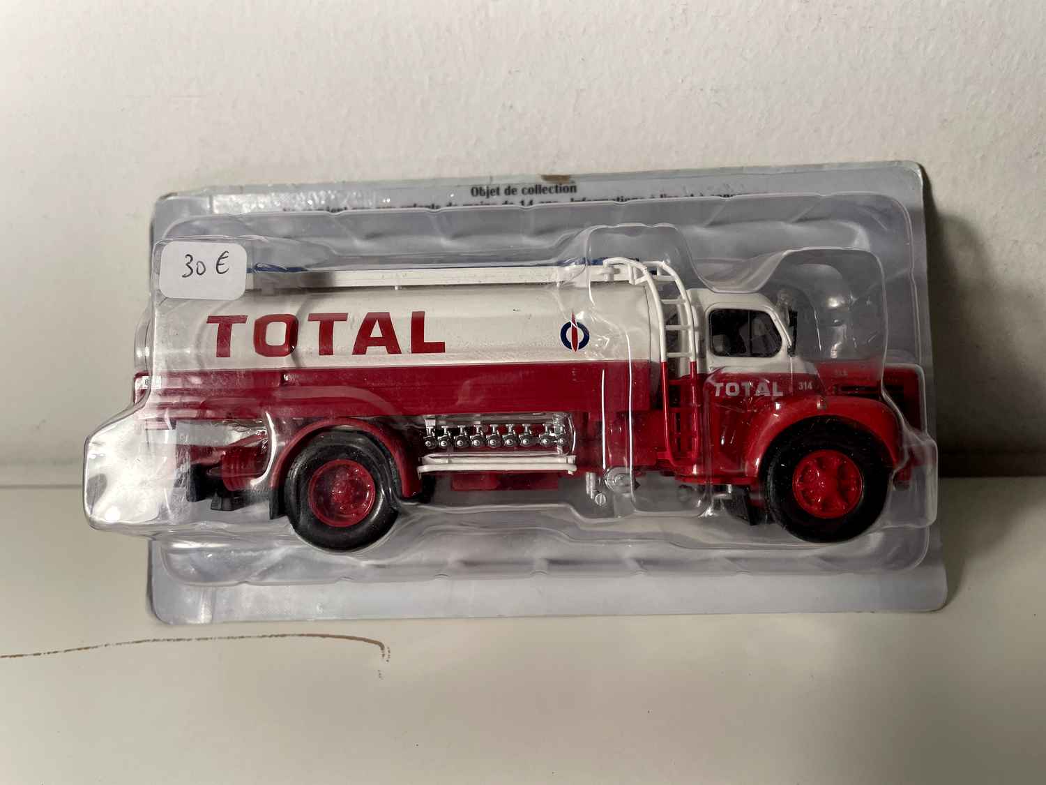 Cysterna samochodowa Berliet GLR 8 M2 TOTAL - Kolekcja Hachette
