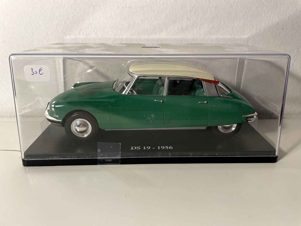 Citroën DS 19 groen van 1956 (Schaal 1/24)