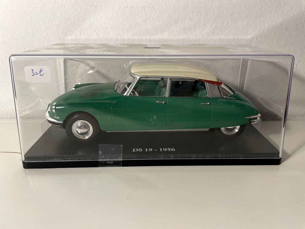 Citroën DS 19 groen van 1956 (Schaal 1/24)