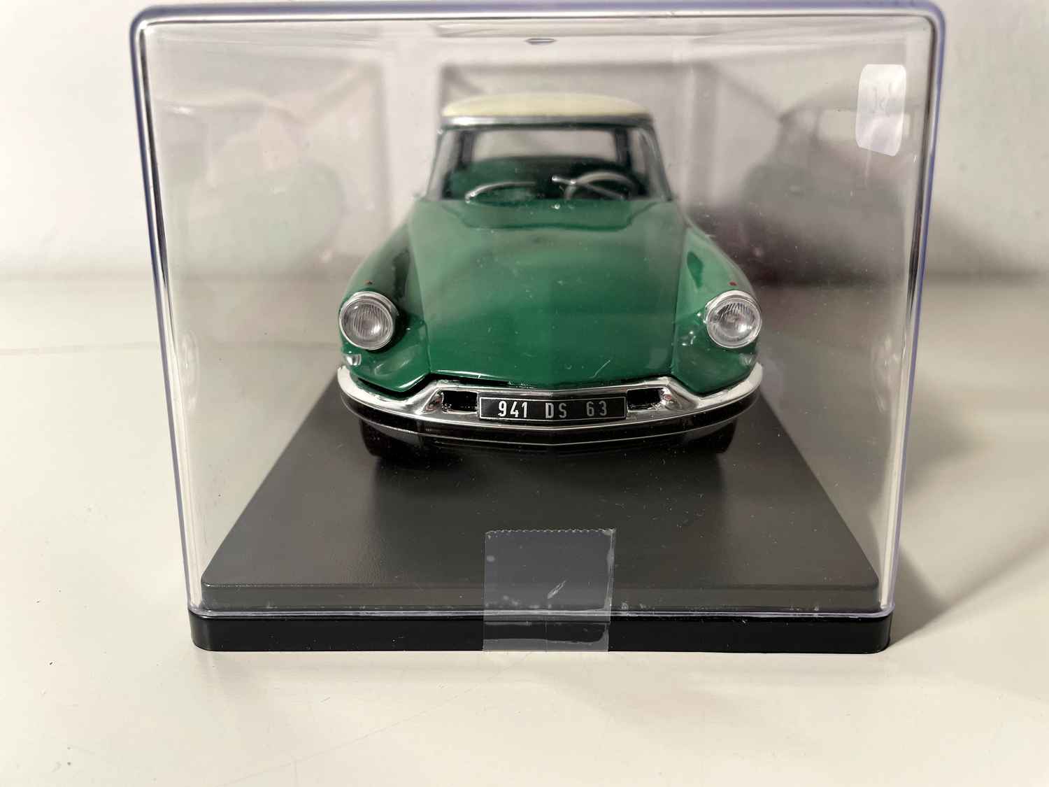 Citroën DS 19 groen van 1956 (Schaal 1/24)