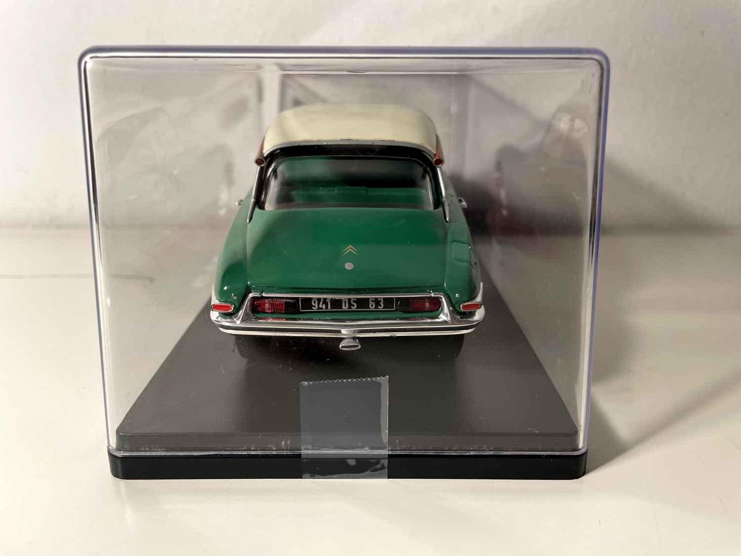 Citroën DS 19 groen van 1956 (Schaal 1/24)
