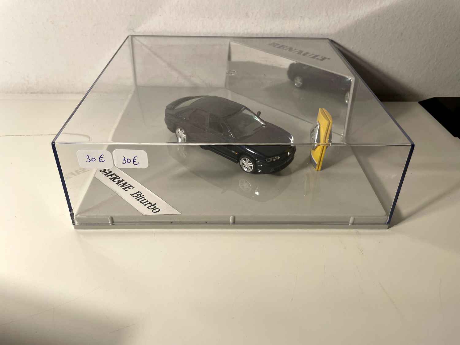 Renault Safrane Biturbo ciemnoniebieski (opakowanie kwadratowe - Renault Boutique)