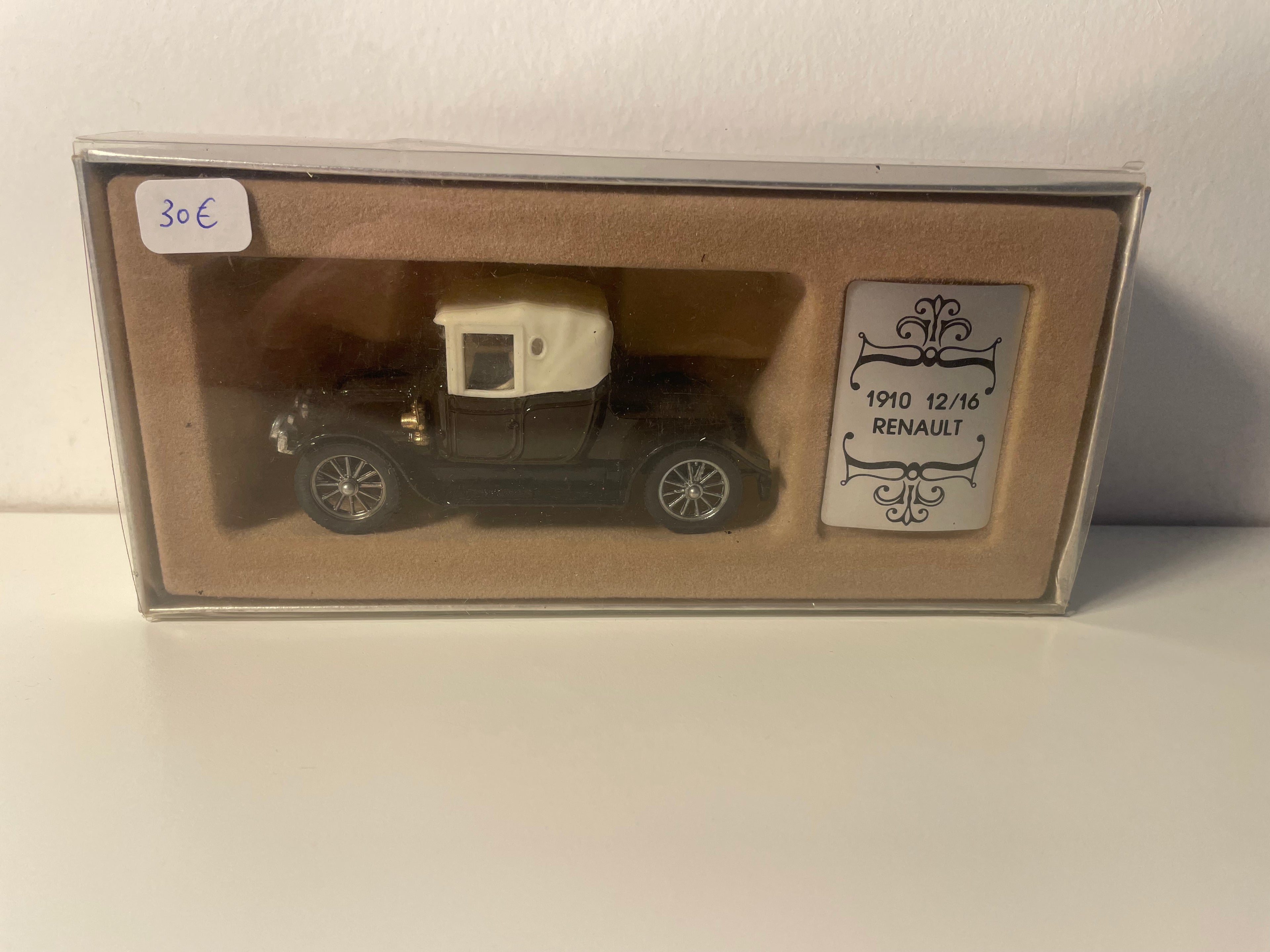Renault 12/16 PS braun und weiß von 1910 - CORGI Referenz C862 (graue rechteckige Box)