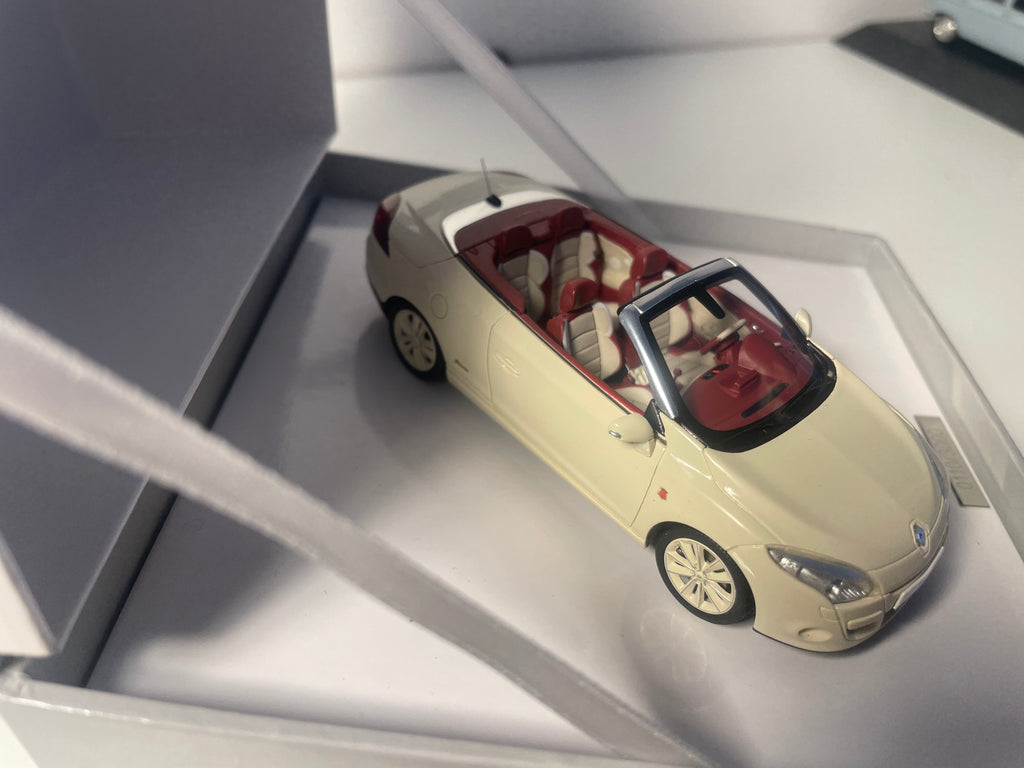 Renault Mégane coupé cabriolet Floride beige - SPARK (szara pudełkowa wersja)