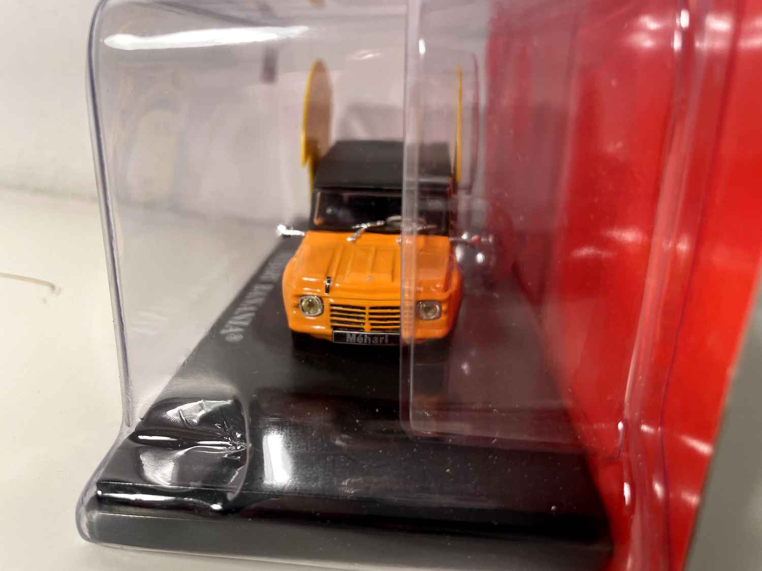 Citroën Méhari oranje BANANIA
