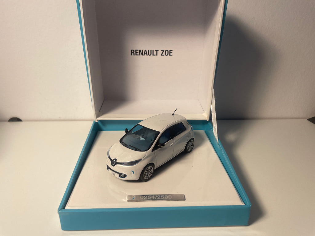 Renault ZOÉ pearlescent white - ELIGOR (square blue box set)
