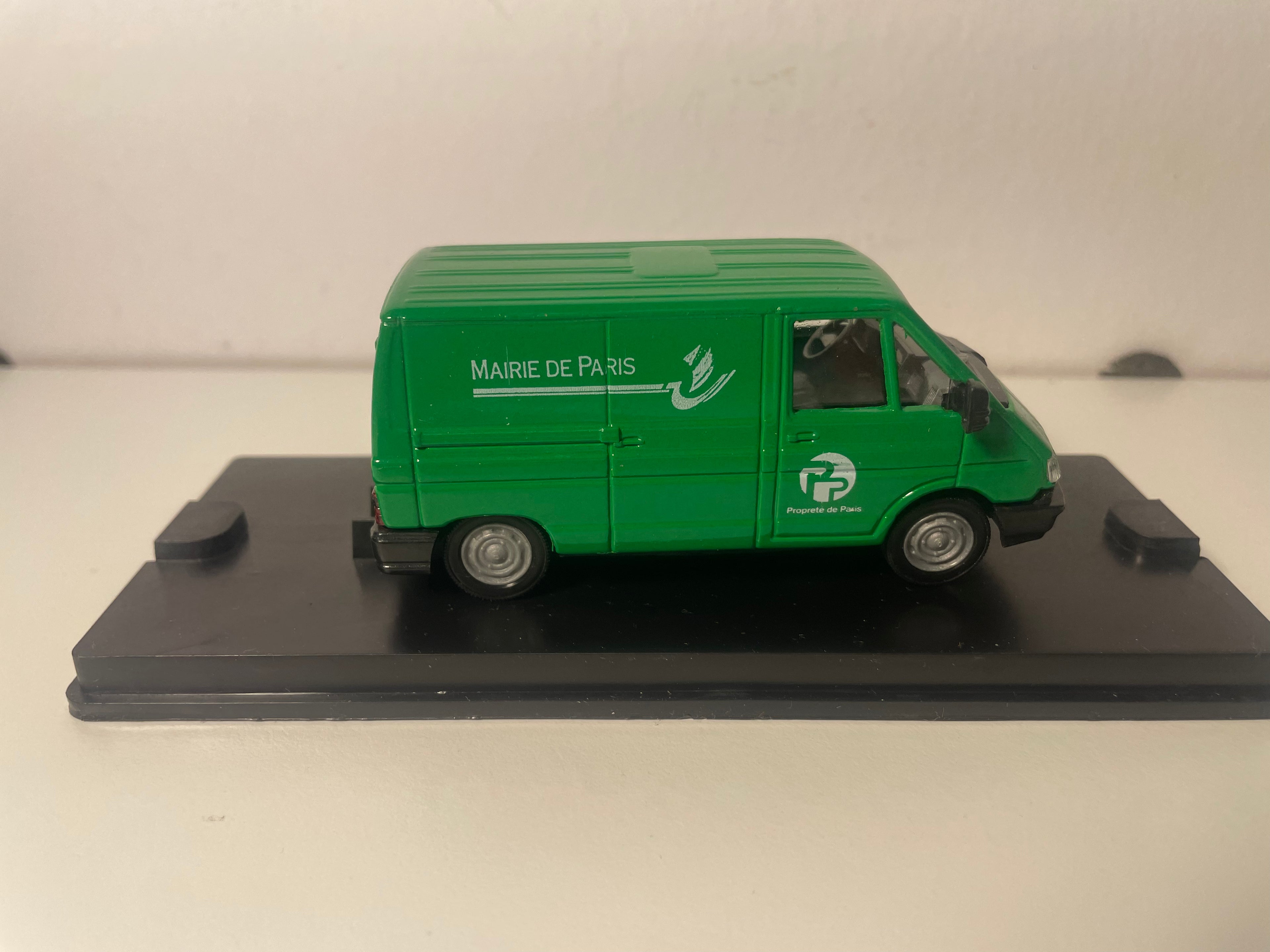 Renault Trafic vert Propreté de Paris - Vérem référence 225
