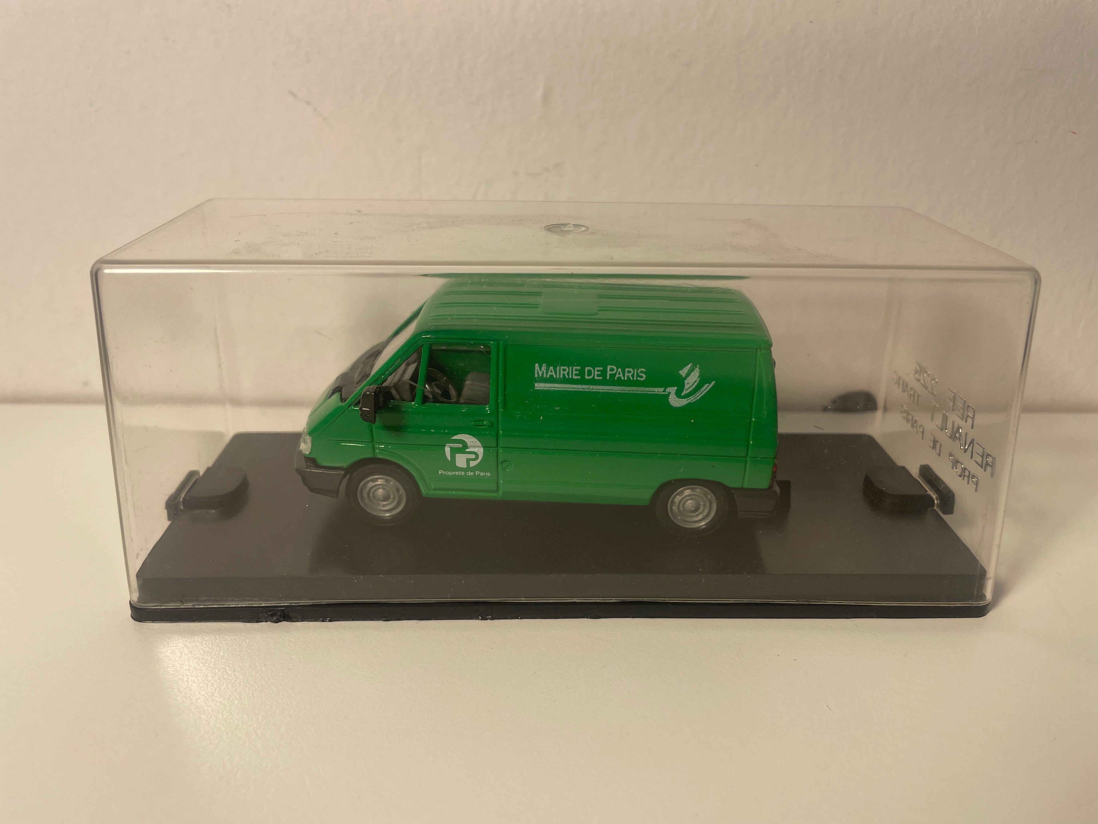 Renault Trafic vert Propreté de Paris - Vérem référence 225