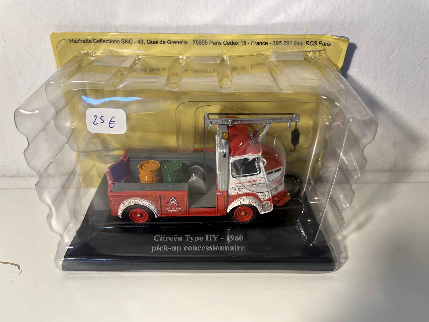Citroën type HY uit 1960 - dealerpick-up - rood-witte HY-pechhulpwagen
