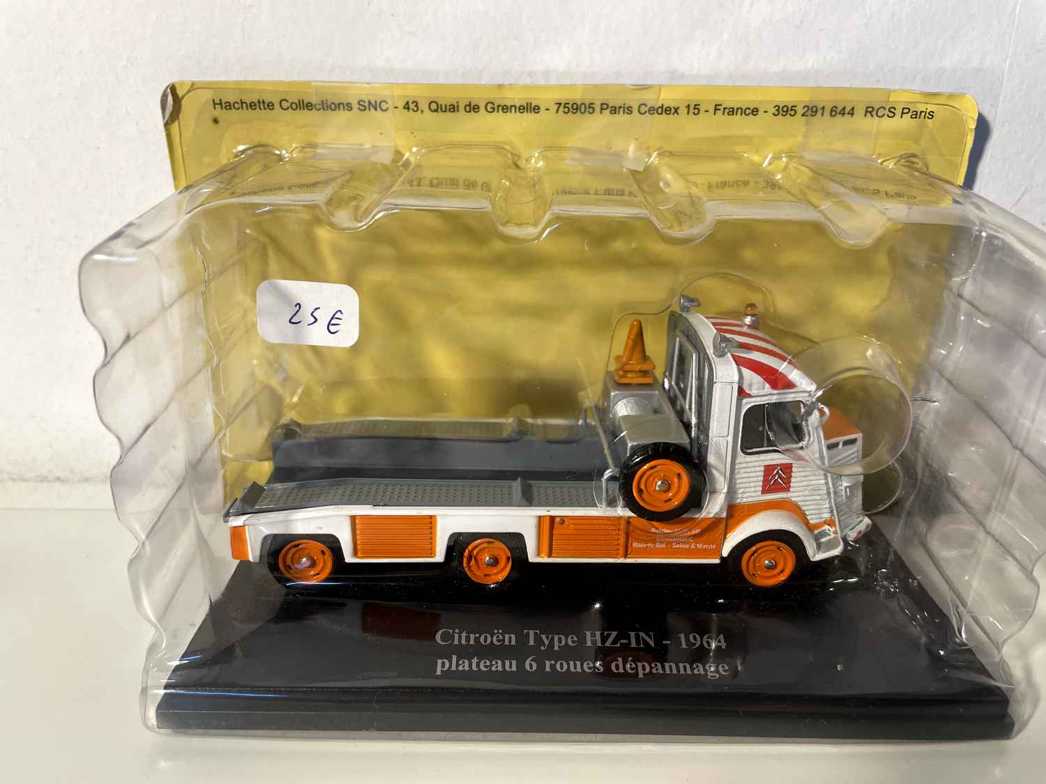 Citroën type HZ-IN uit 1964 - 6-wielige bergingswagen - HY oranje en wit