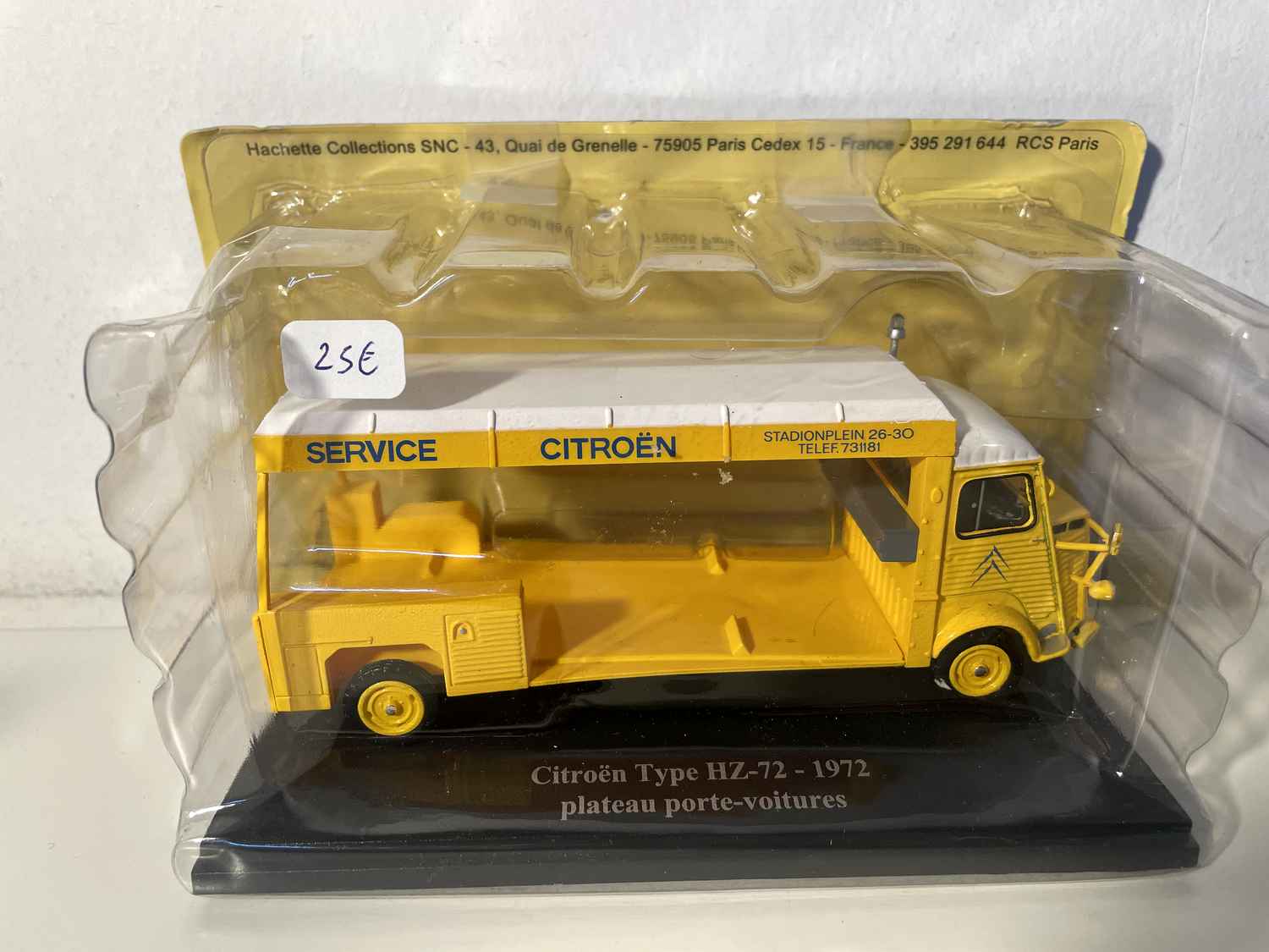 Citroën type HZ-72 uit 1972 - autotransporter - gele HZ en wit dak