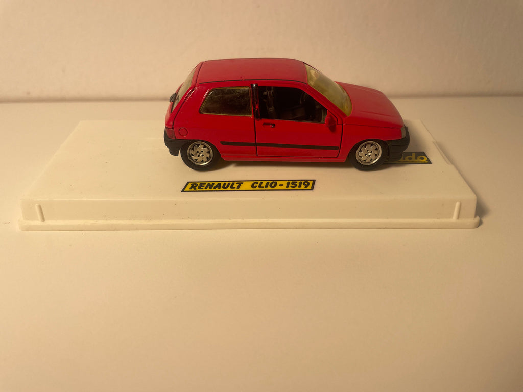 Renault Clio rossa - Solido riferimento 1519