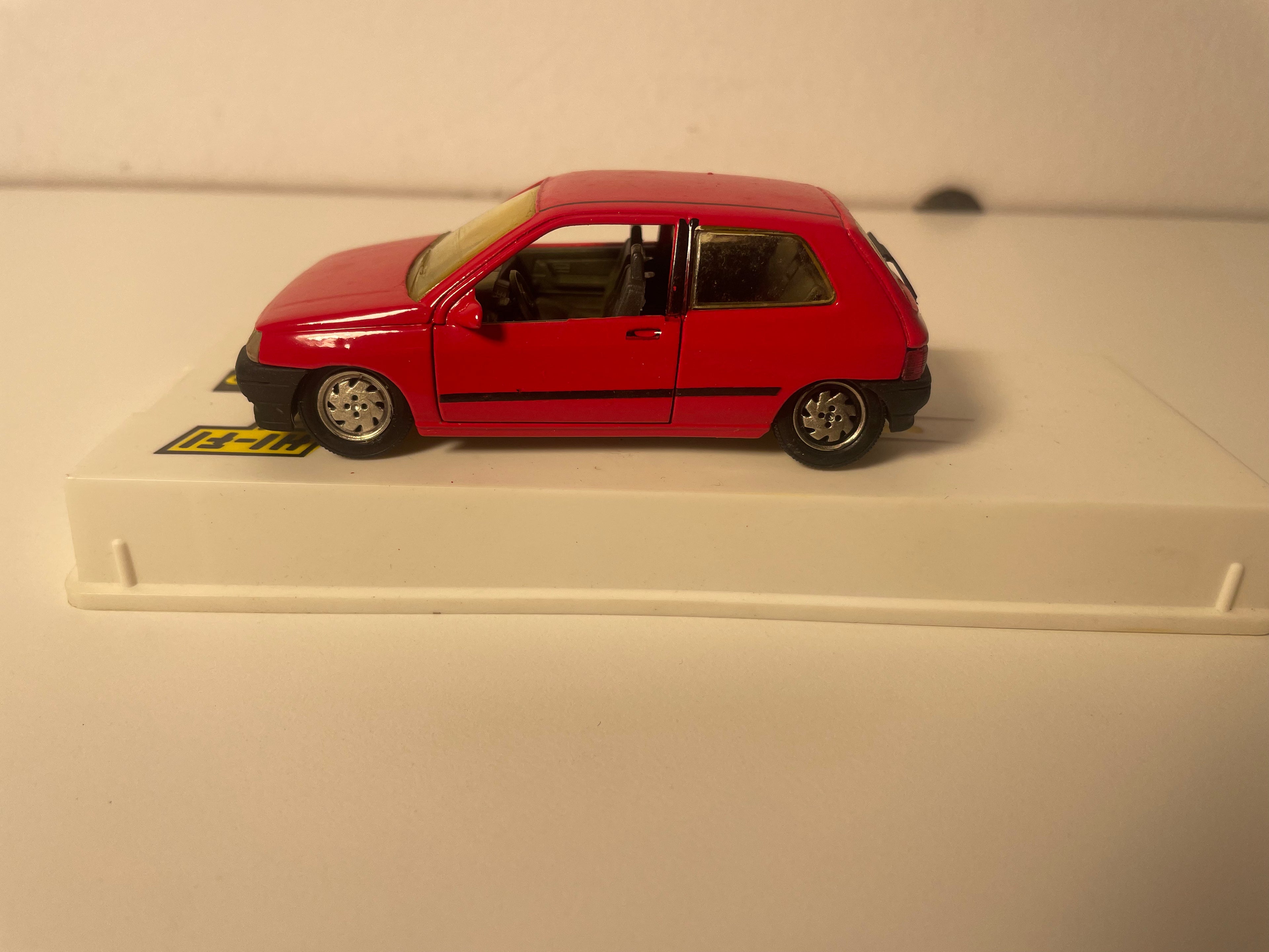 Renault Clio Red - Solido Reference 1519