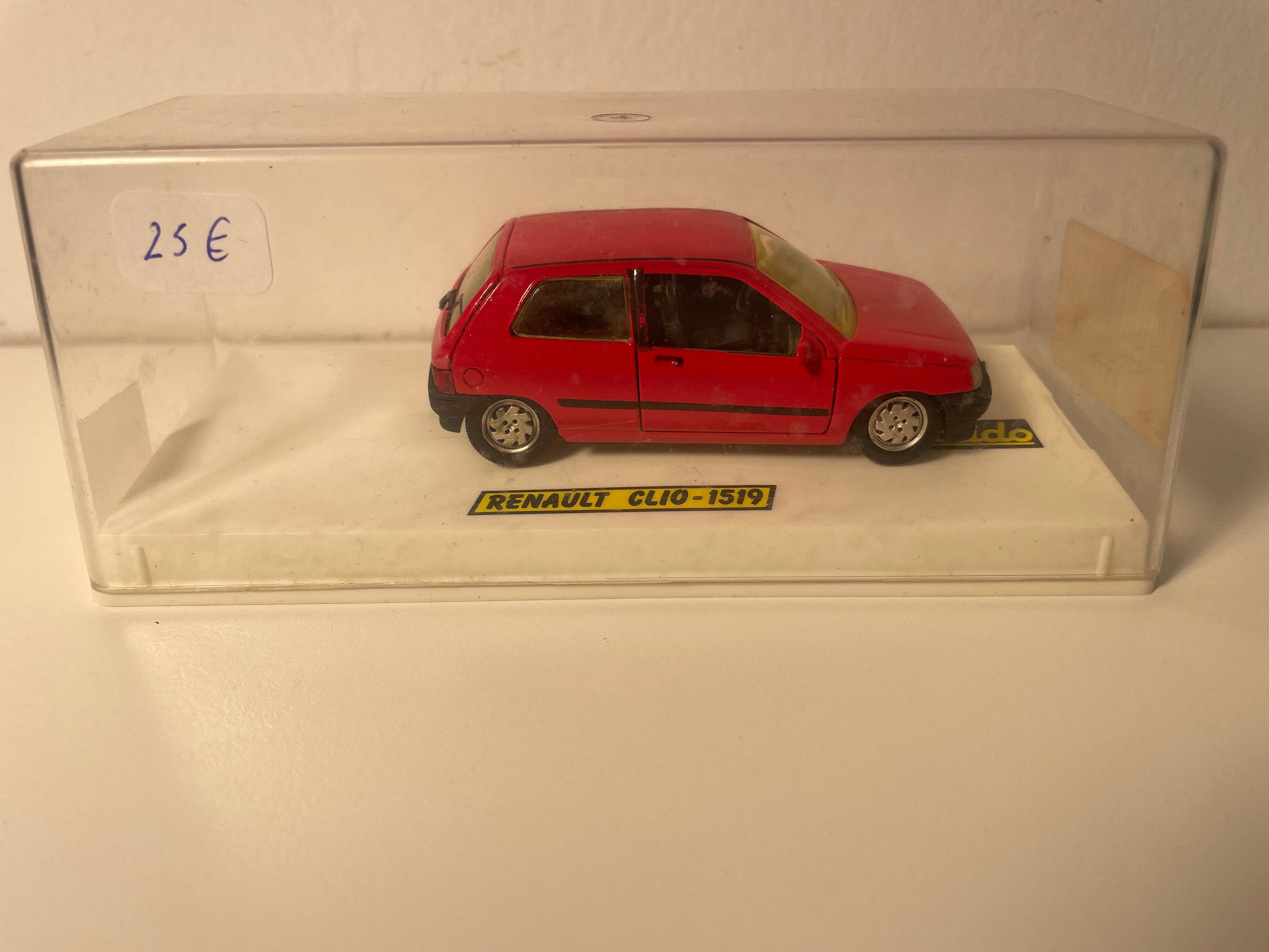 Renault Clio rossa - Solido riferimento 1519