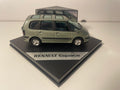 Renault Espace grün (quadratische Box)