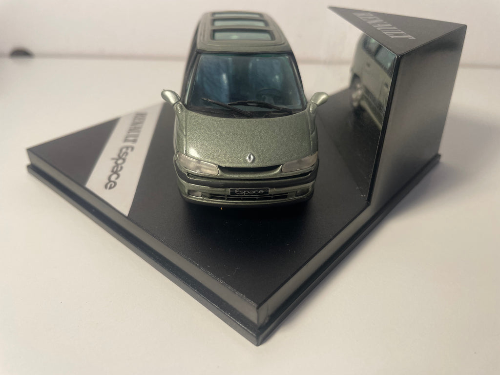 Renault Espace grün (quadratische Box)