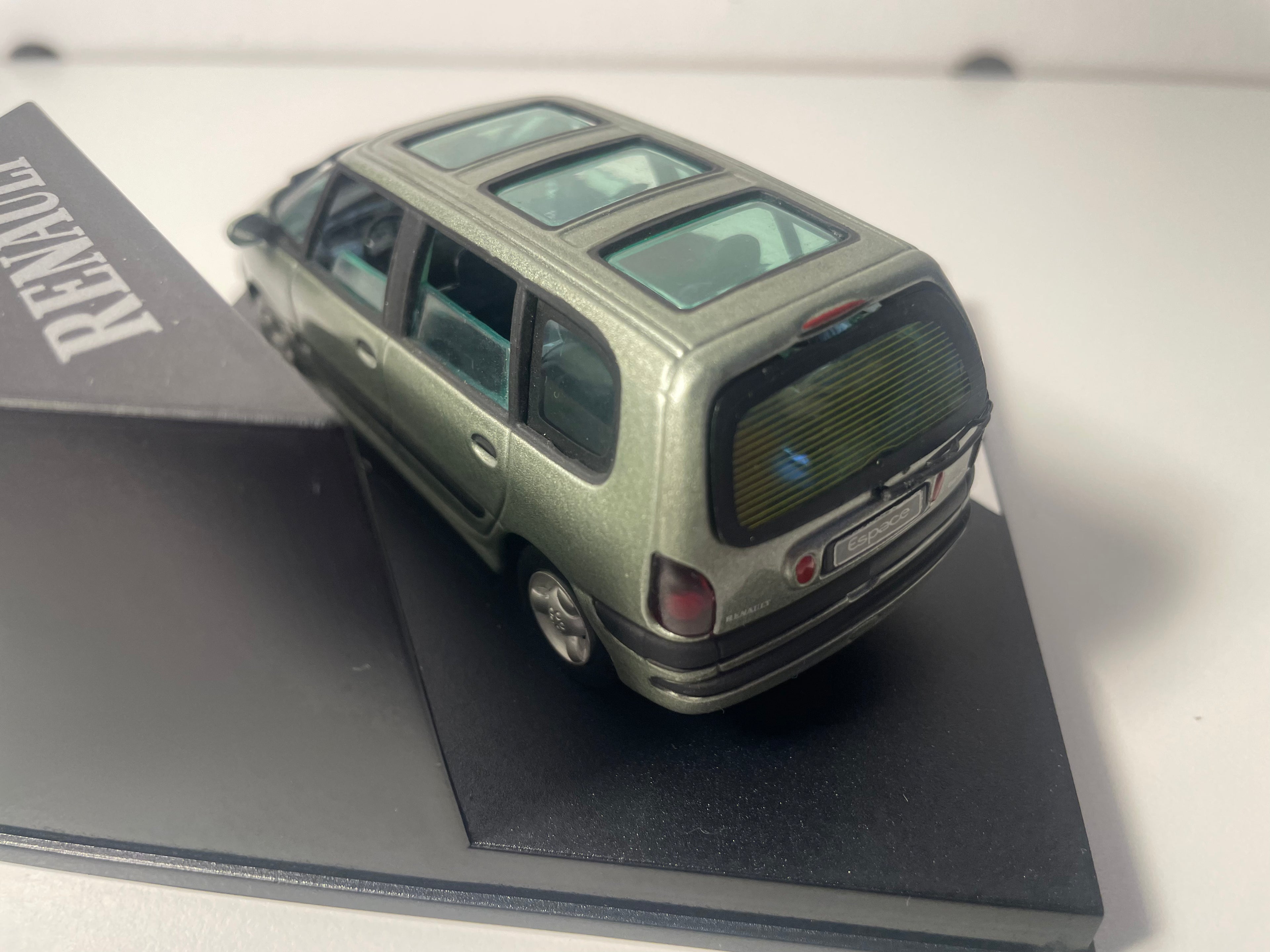 Renault Espace grün (quadratische Box)
