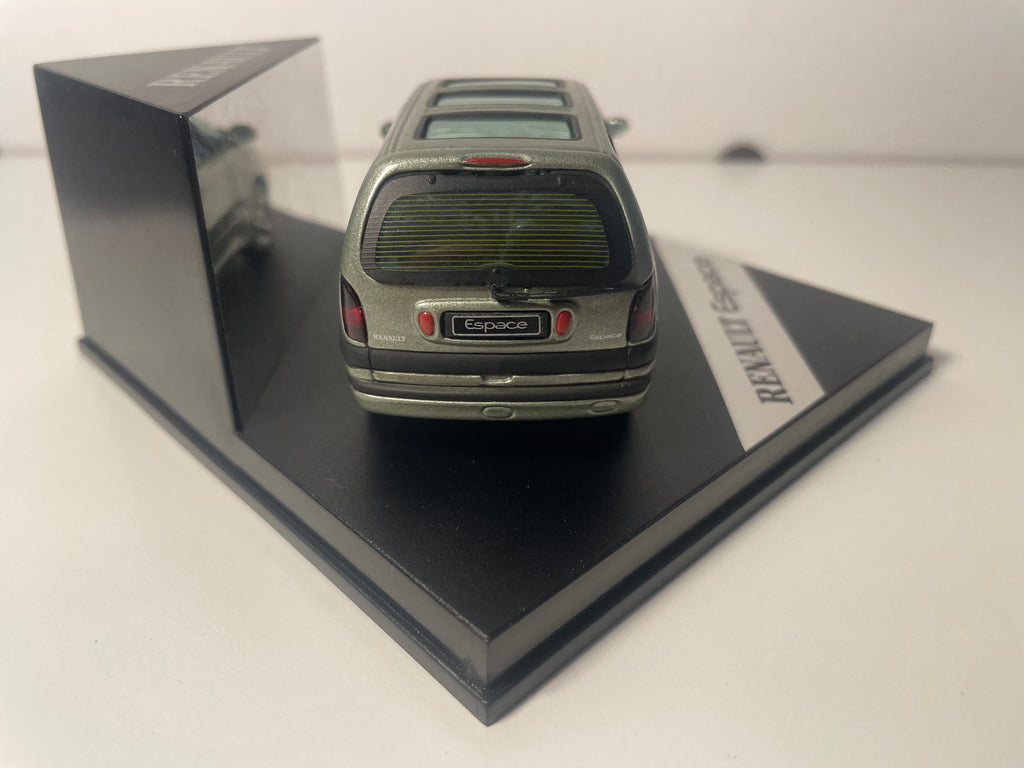 Renault Espace grün (quadratische Box)