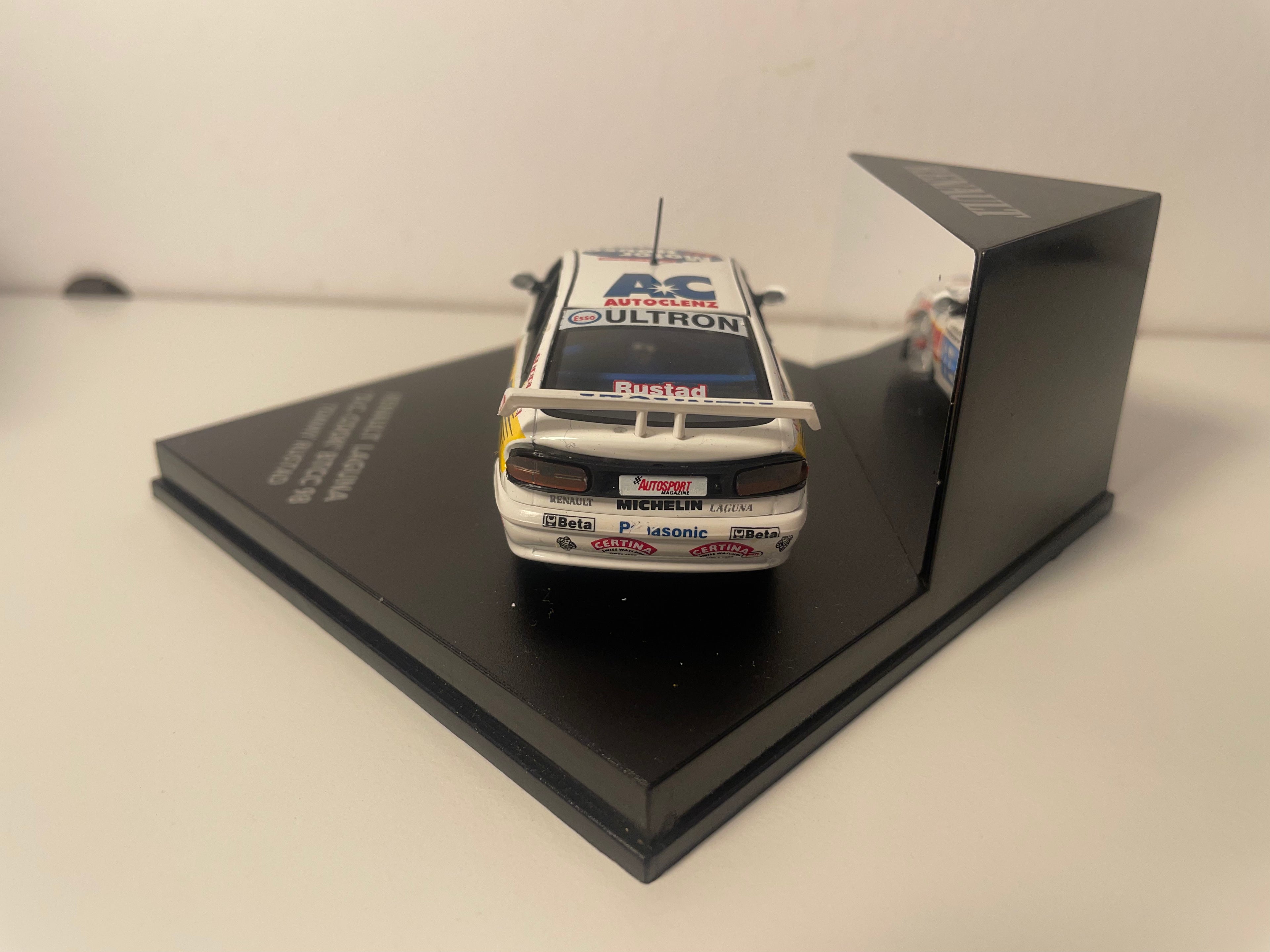 Renault Laguna "D.C. COOK" BTCC 98 white number 21 - square box
