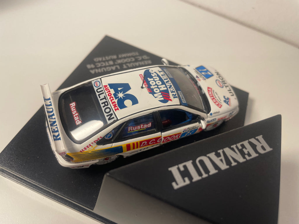 Renault Laguna "D.C. COOK" BTCC 98 blanca número 21 - caja cuadrada