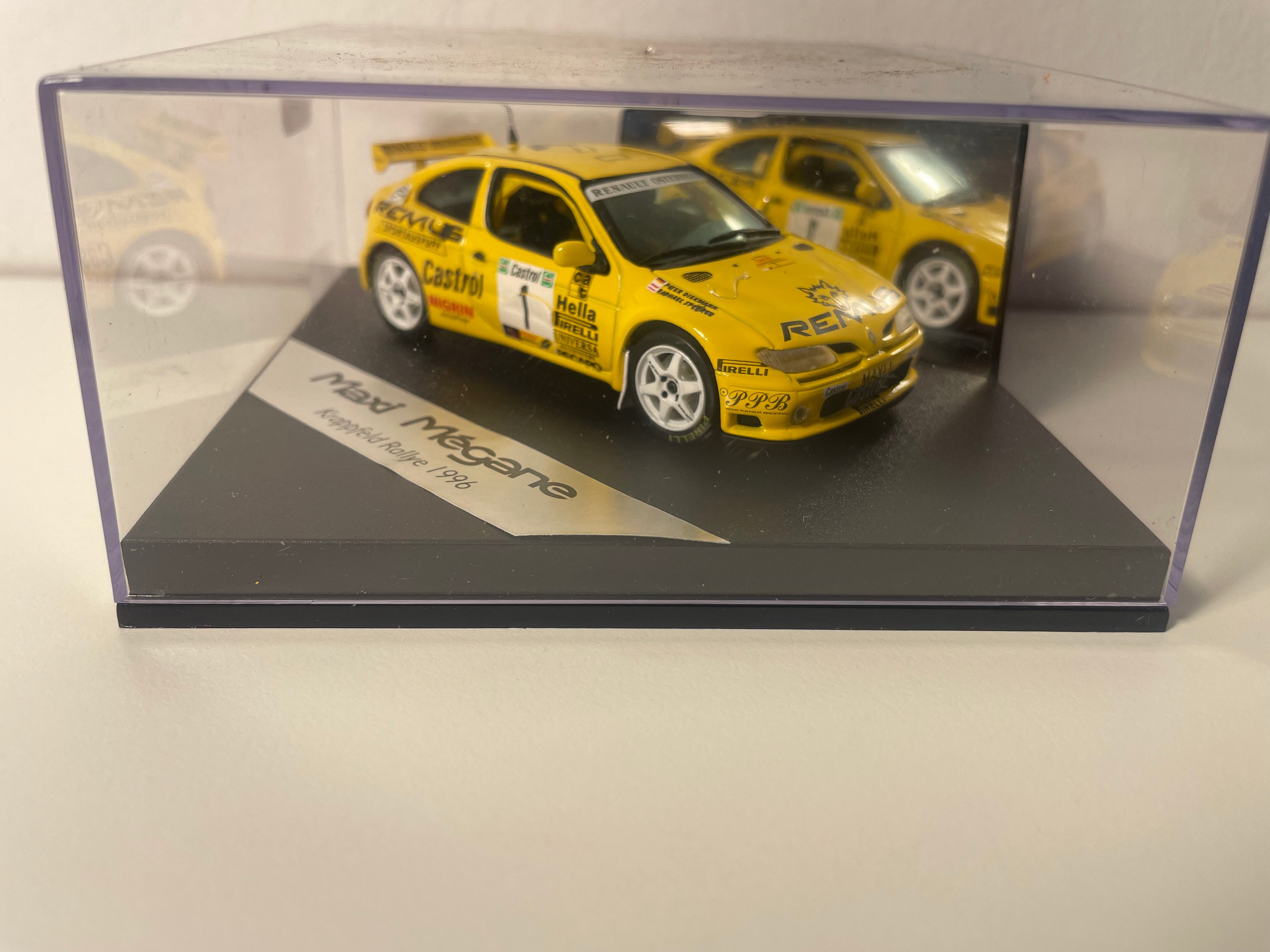 Renault Maxi Mégane jaune numéro 1 - rallye de Krappfeld de 1996 - Vitesse (boite carrée)