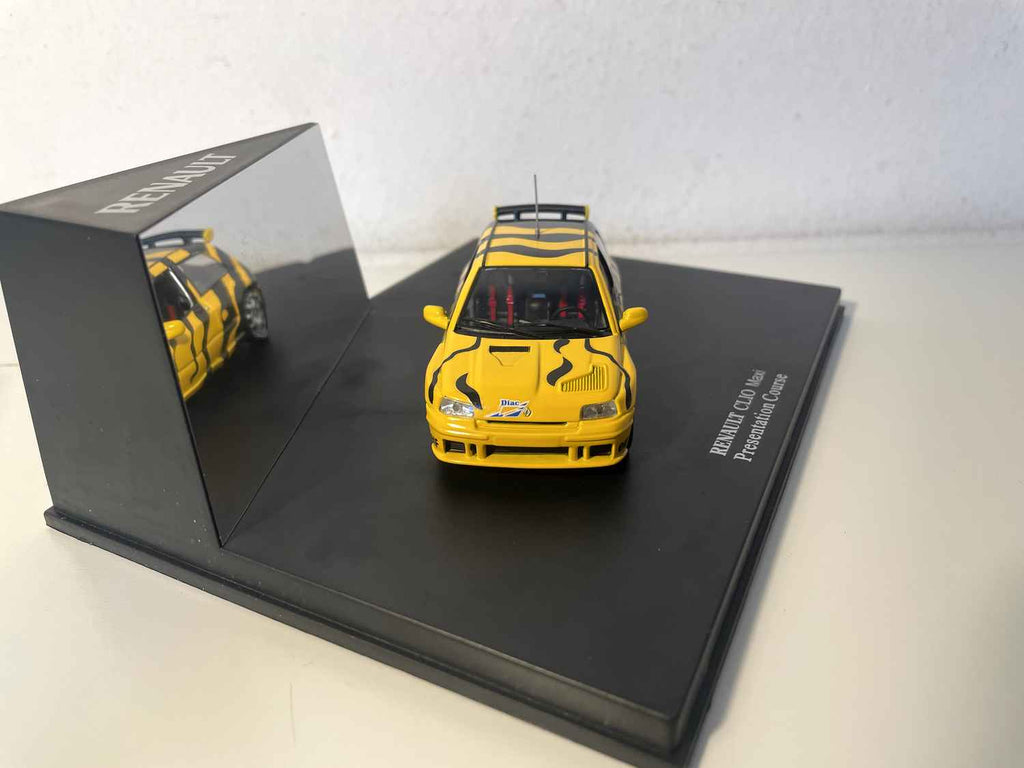 Renault Clio Maxi Gelb und Schwarz - Rennpräsentation (Rechteckbox)