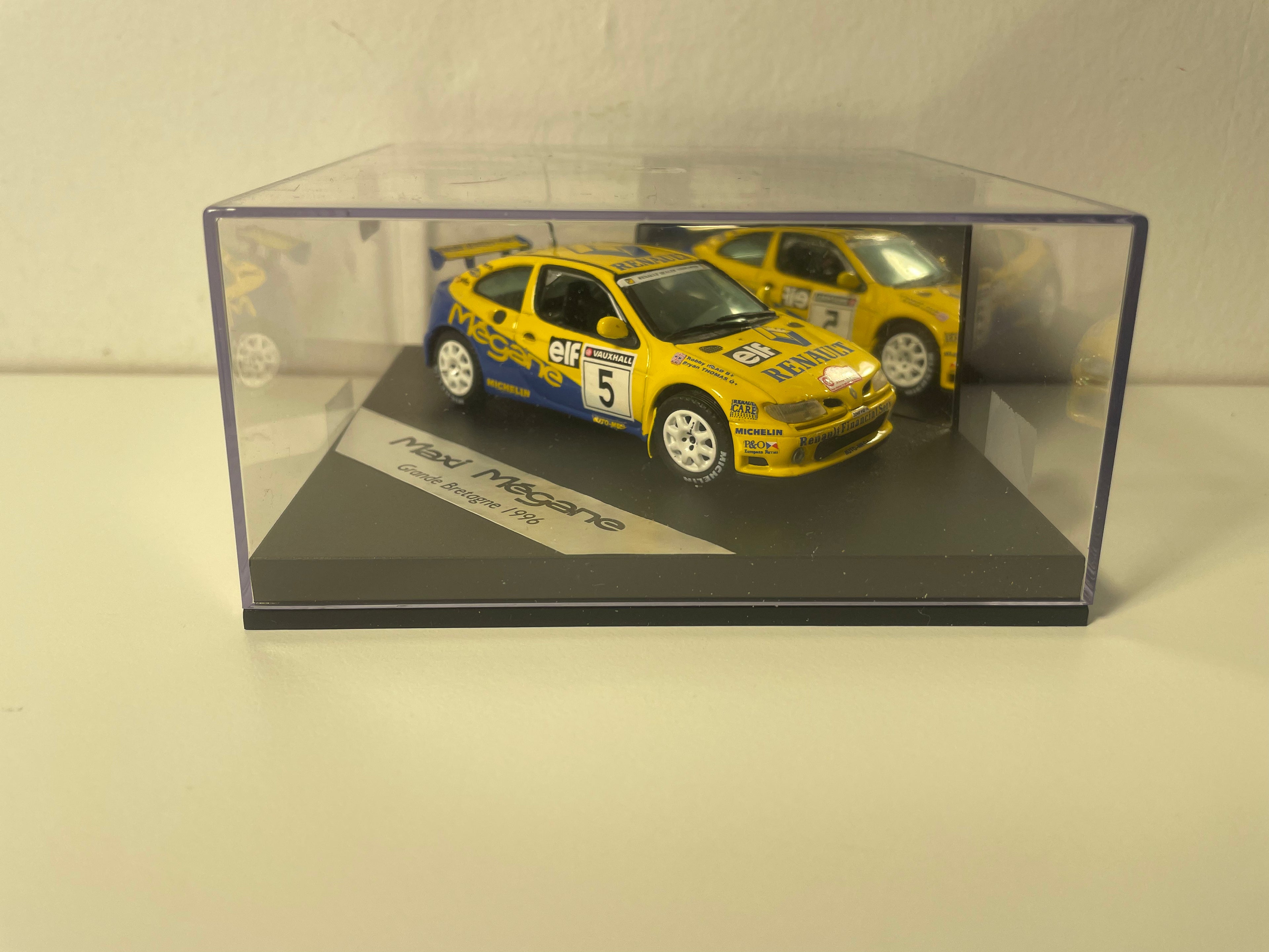 Renault Maxi Mégane jaune et bleu numéro 5 - rallye de Grande-Bretagne de 1996 - VITESSE (boite carrée)