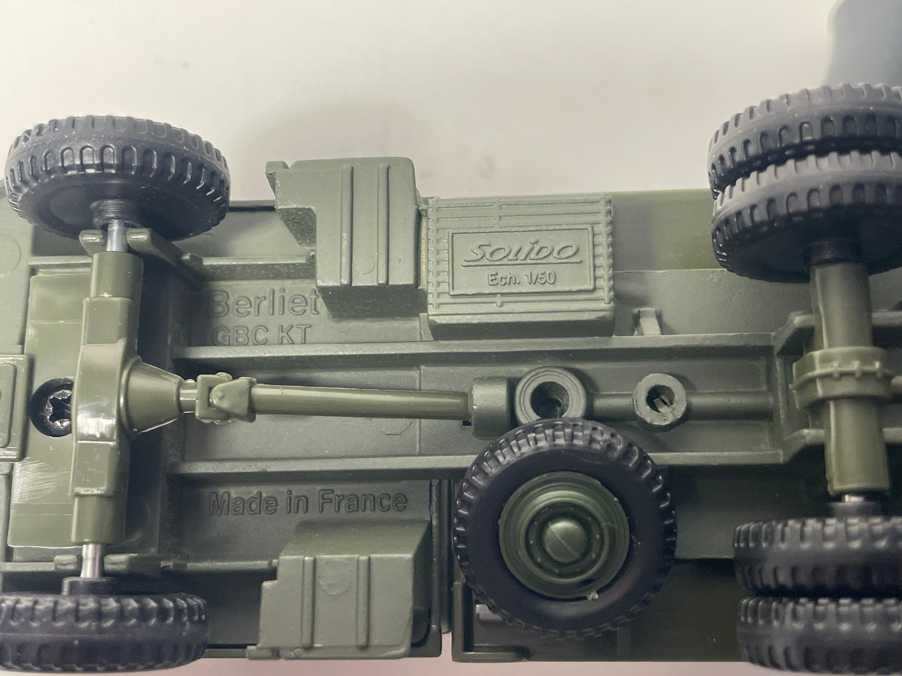 Camion militaire citerne Berliet GBC KT - Solido (fabrication française) - boite N°CR1689