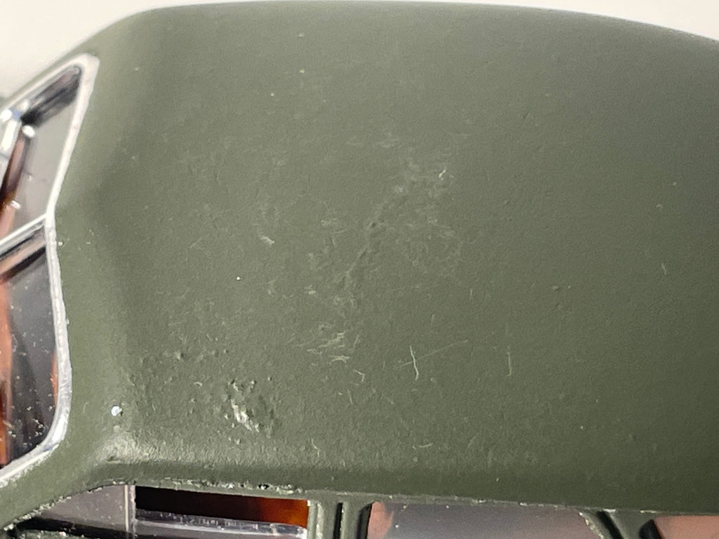 Voiture miniature militaire Chrysler Windsor de 1948 - Solido (fabrication française) - boite N°EI1732 (DÉFAUT DE PEINTURE)