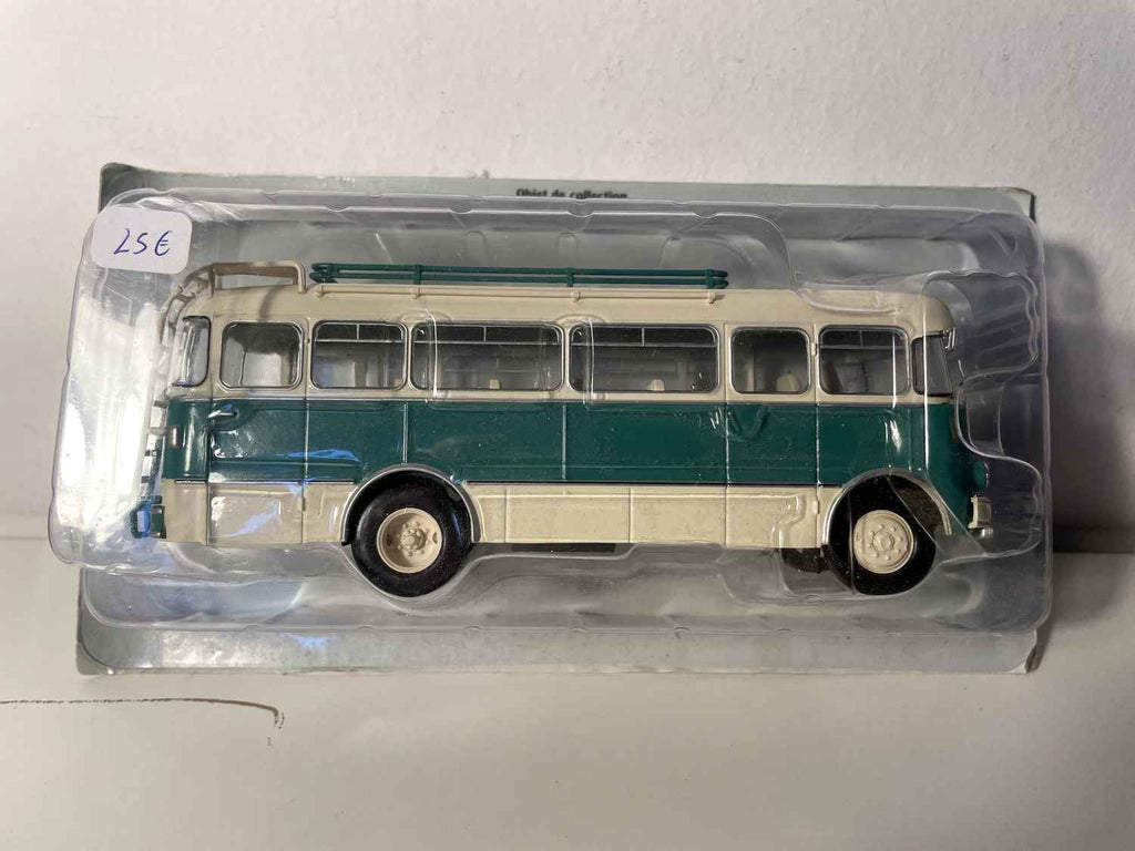 Car Berliet PLA vert et beige - Collection Hachette