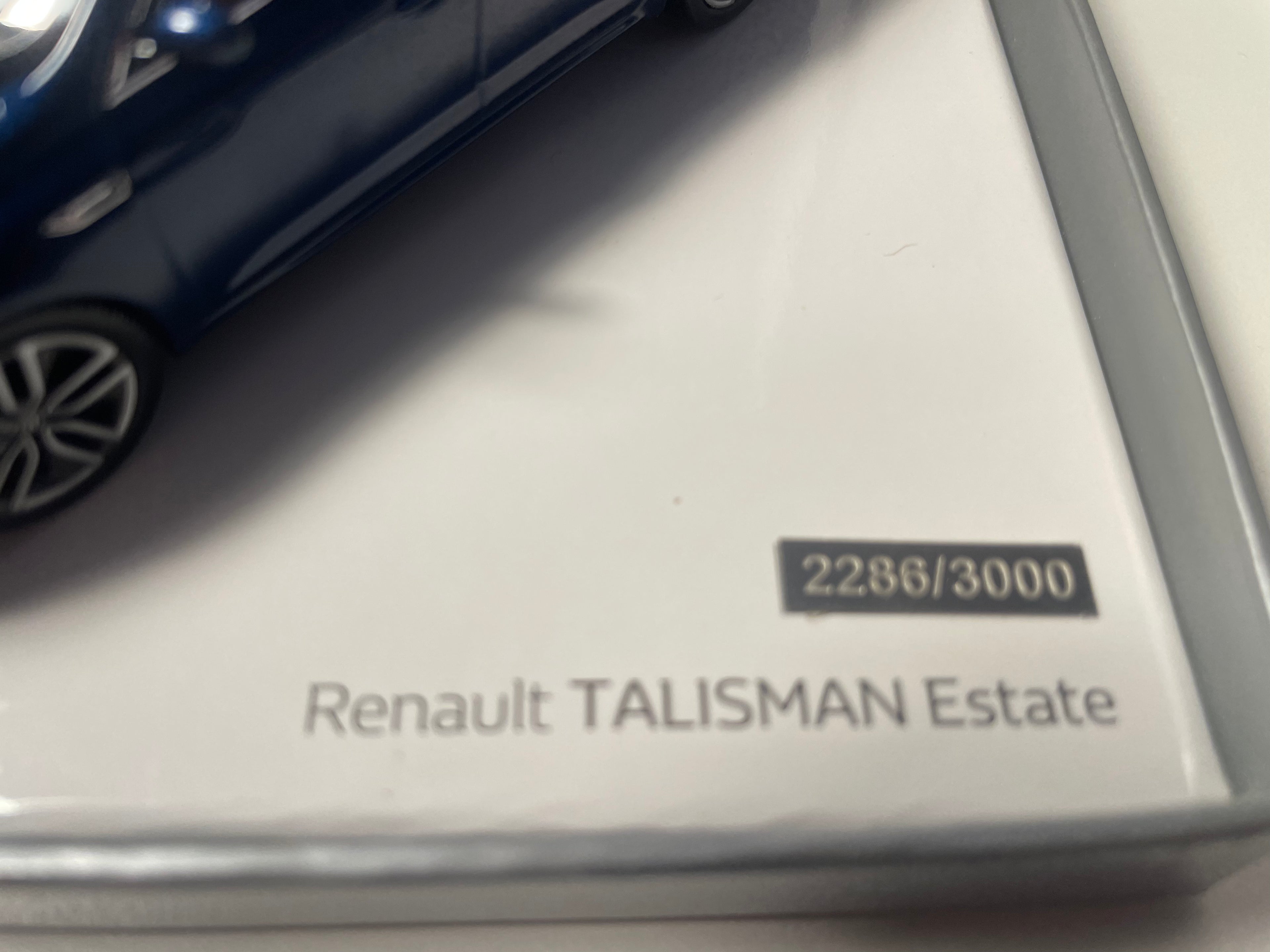 Renault Talisman Estate bleue - NOREV (boite grise carrée)