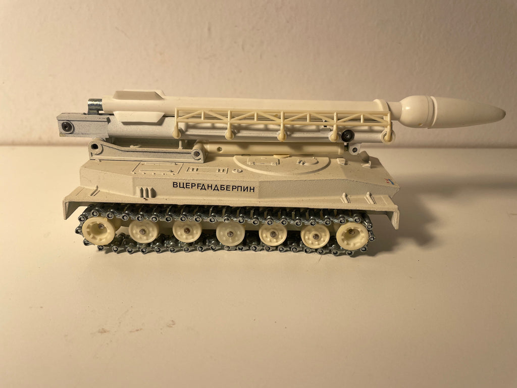 Char militaire amphibie PT 76 (URSS) -Solido (fabrication française) - PAS DEBOITE