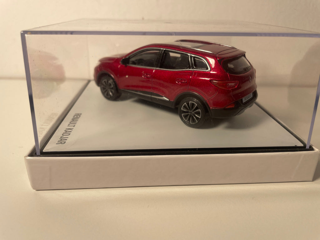 Renault Kadjar rouge foncée (tendance bordeaux)? - coffret boite carrée