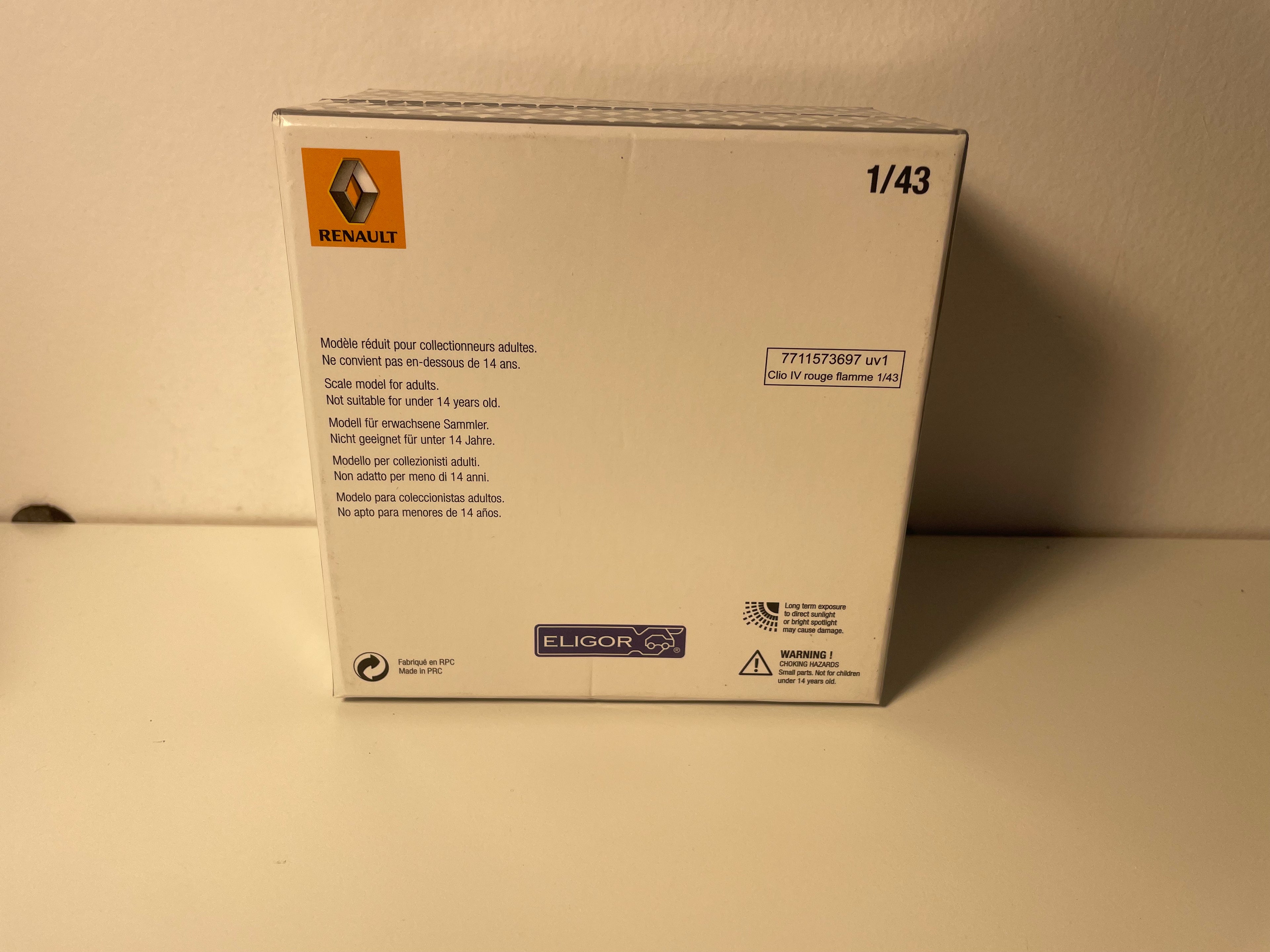 Renault Clio czerwona - ELIGOR (szara pudełko kwadratowe)