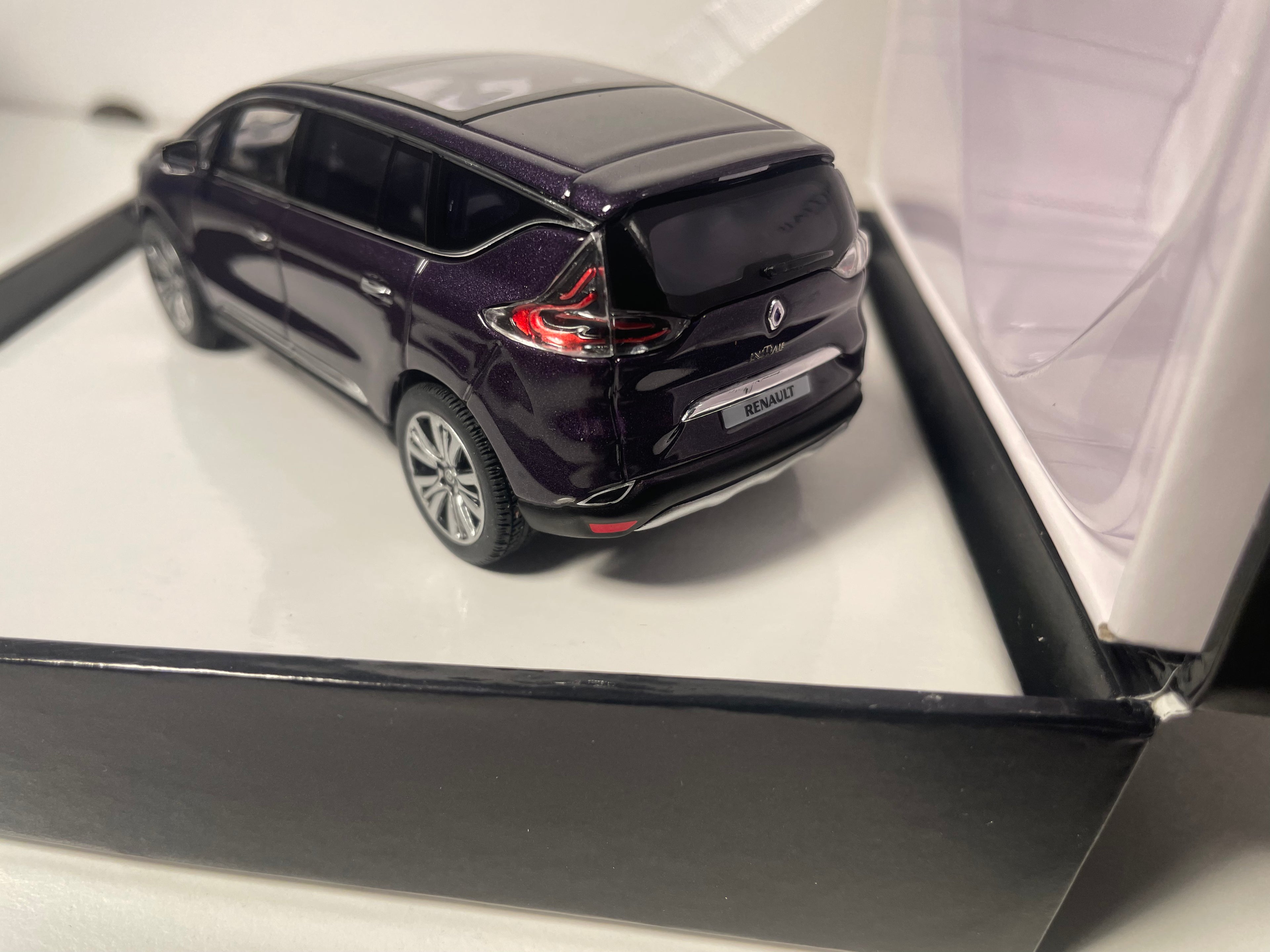 Renault Espace Initiale améthyste (violet foncée) - NOREV (boite carrée noire)