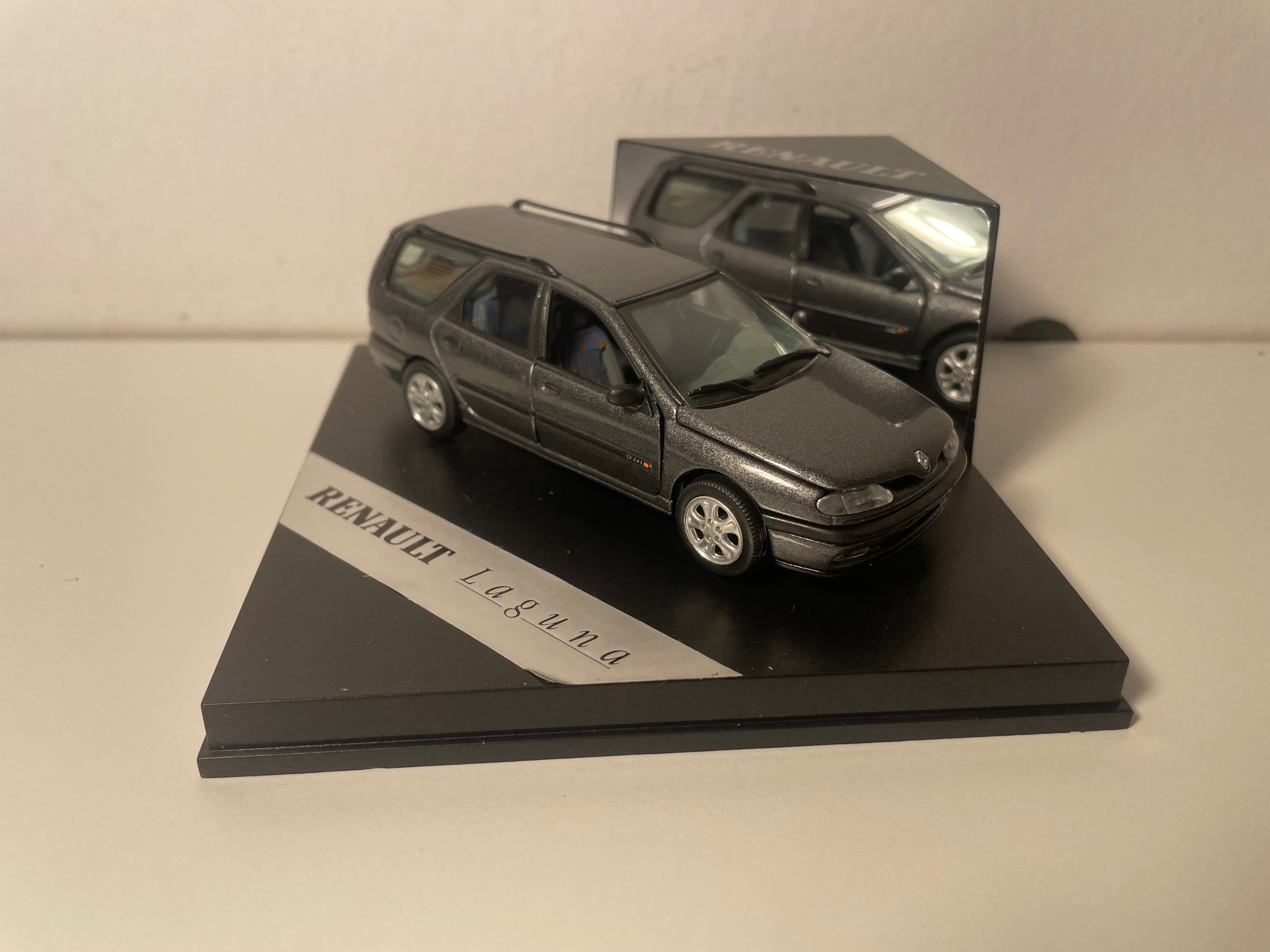 Renault Laguna gréis - VITESSE (Kësch)