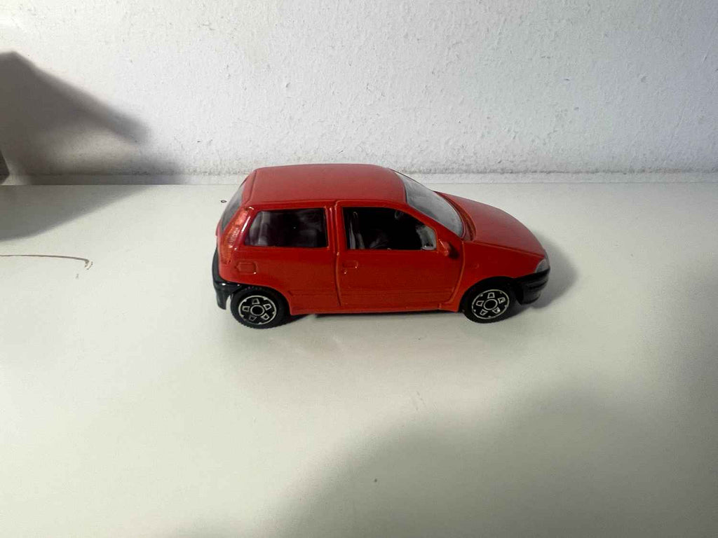 Fiat Punto rosso - BURAGO