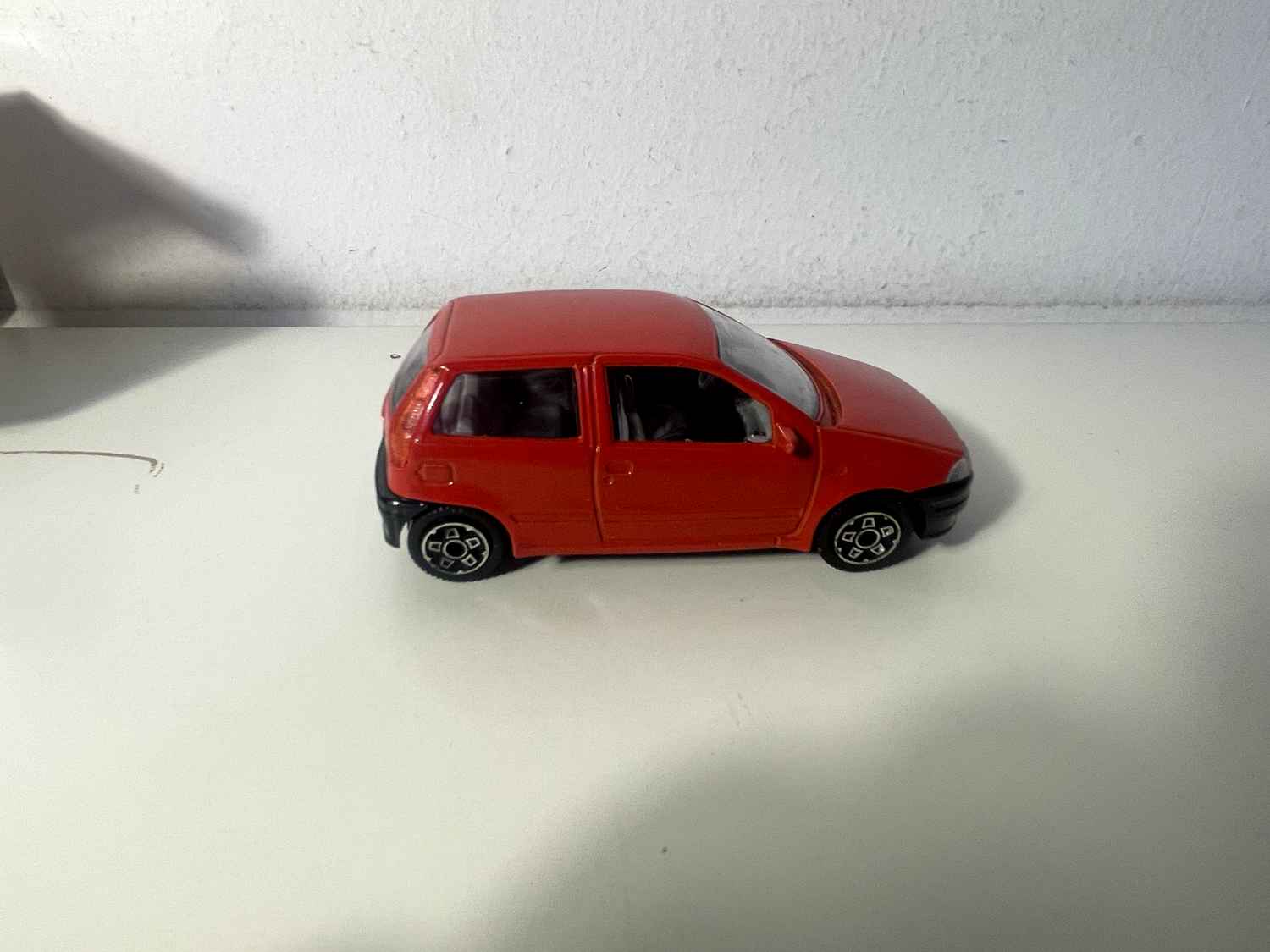 Fiat Punto rosso - BURAGO