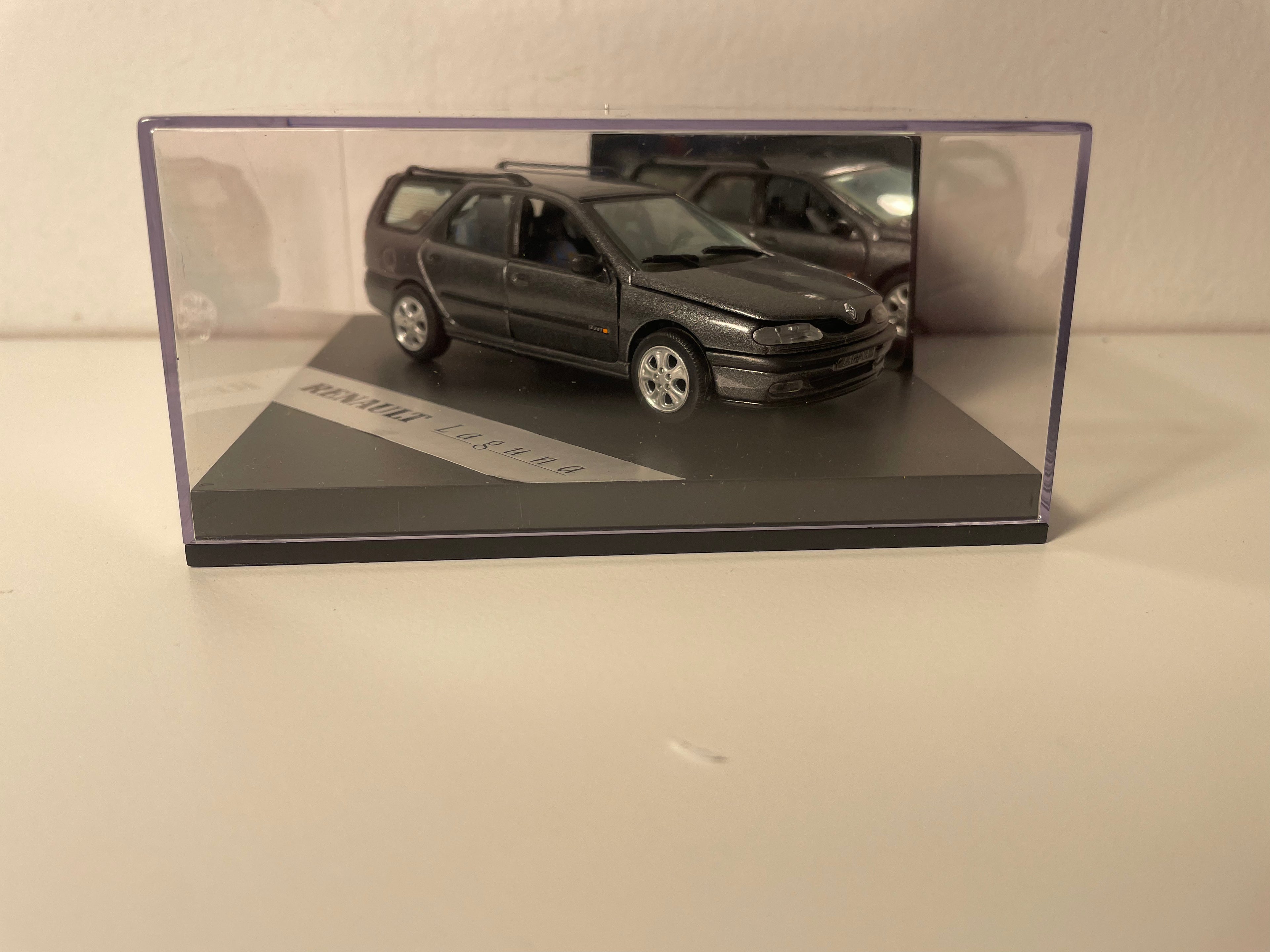 Renault Laguna gréis - VITESSE (Kësch)