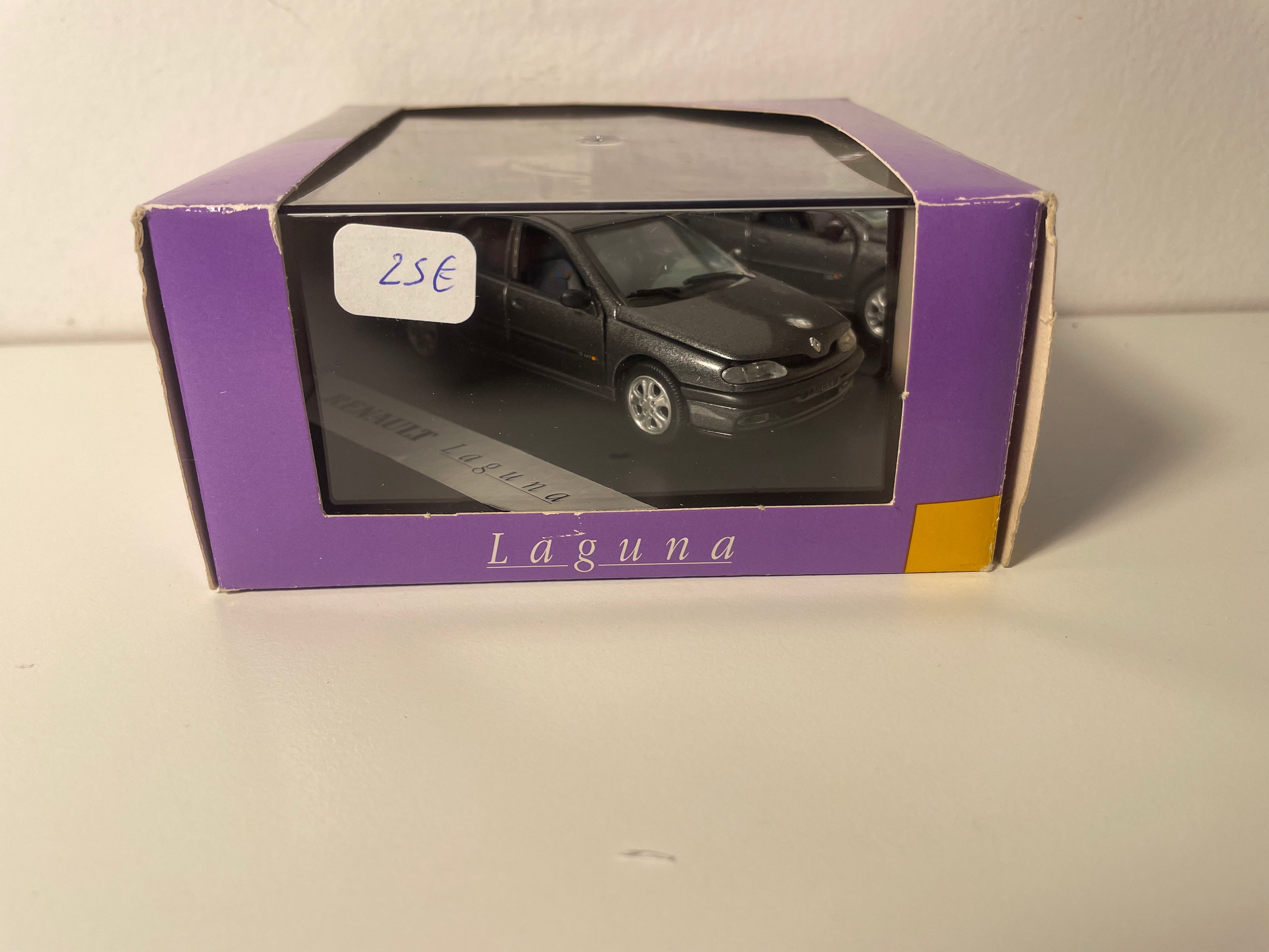 Renault Laguna szara - VITESSE (pudełko)