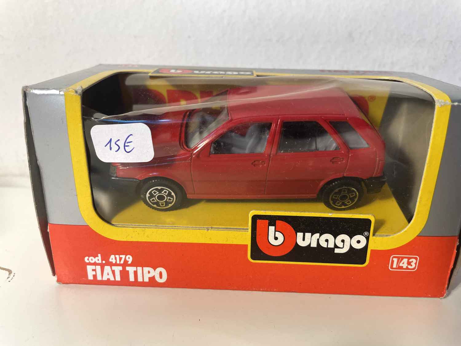 Fiat Tipo rot - BURAGO
