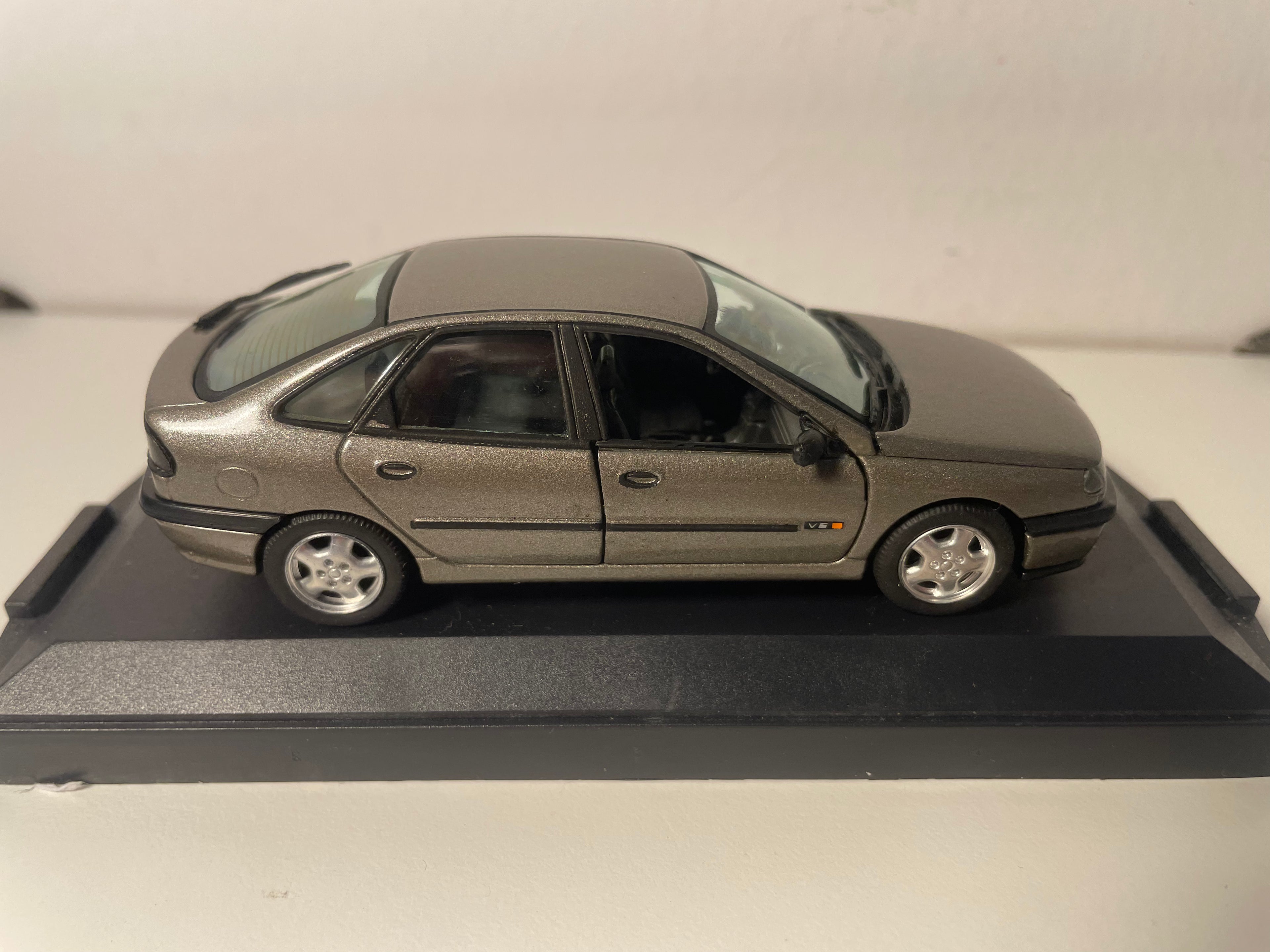 Renault Laguna marron - VITESSE