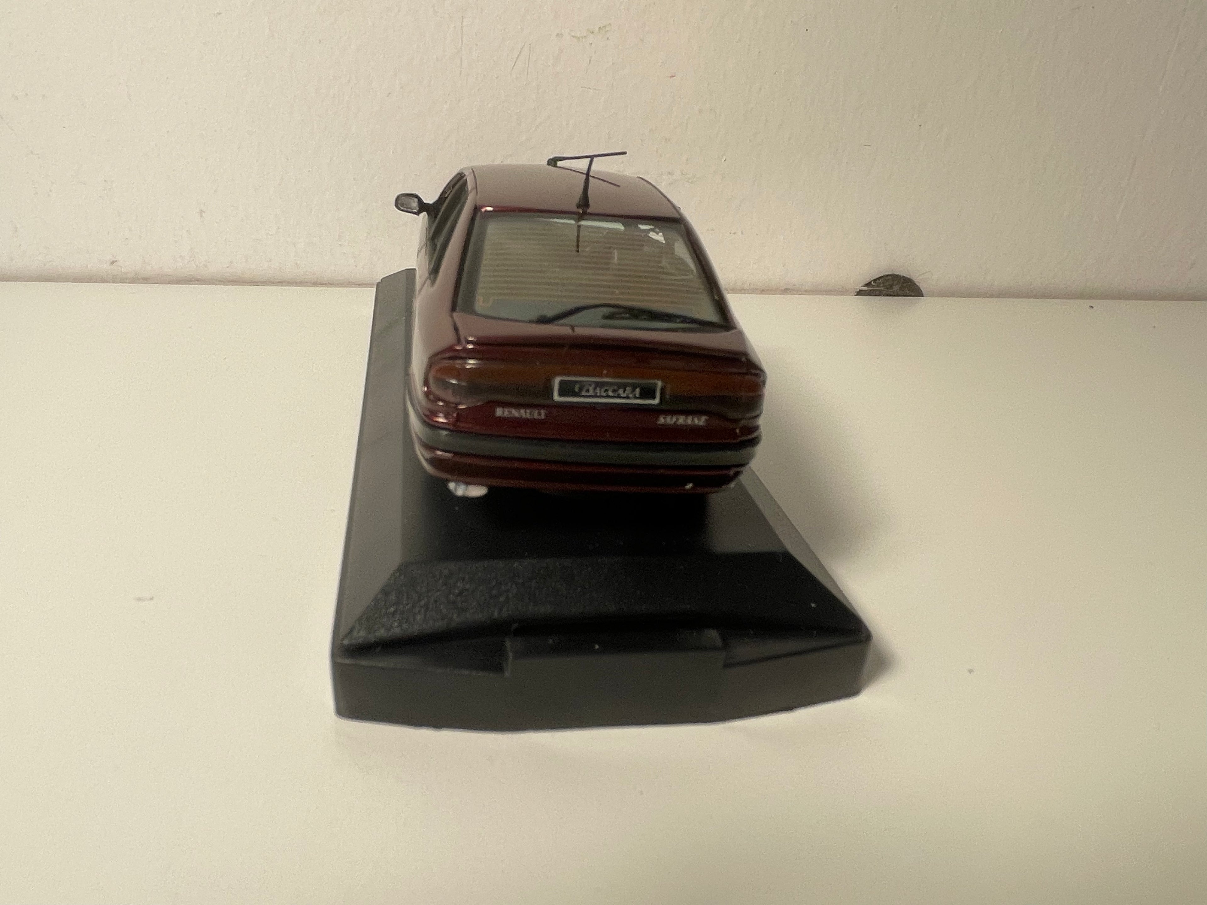 Renault Safrane Baccara V6 burgund z 1993 - VITESSE