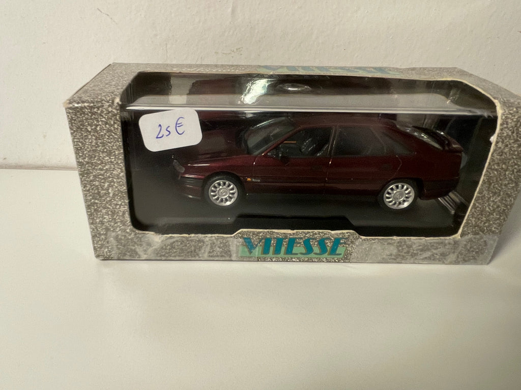 Renault Safrane Baccara V6 burgund z 1993 - VITESSE