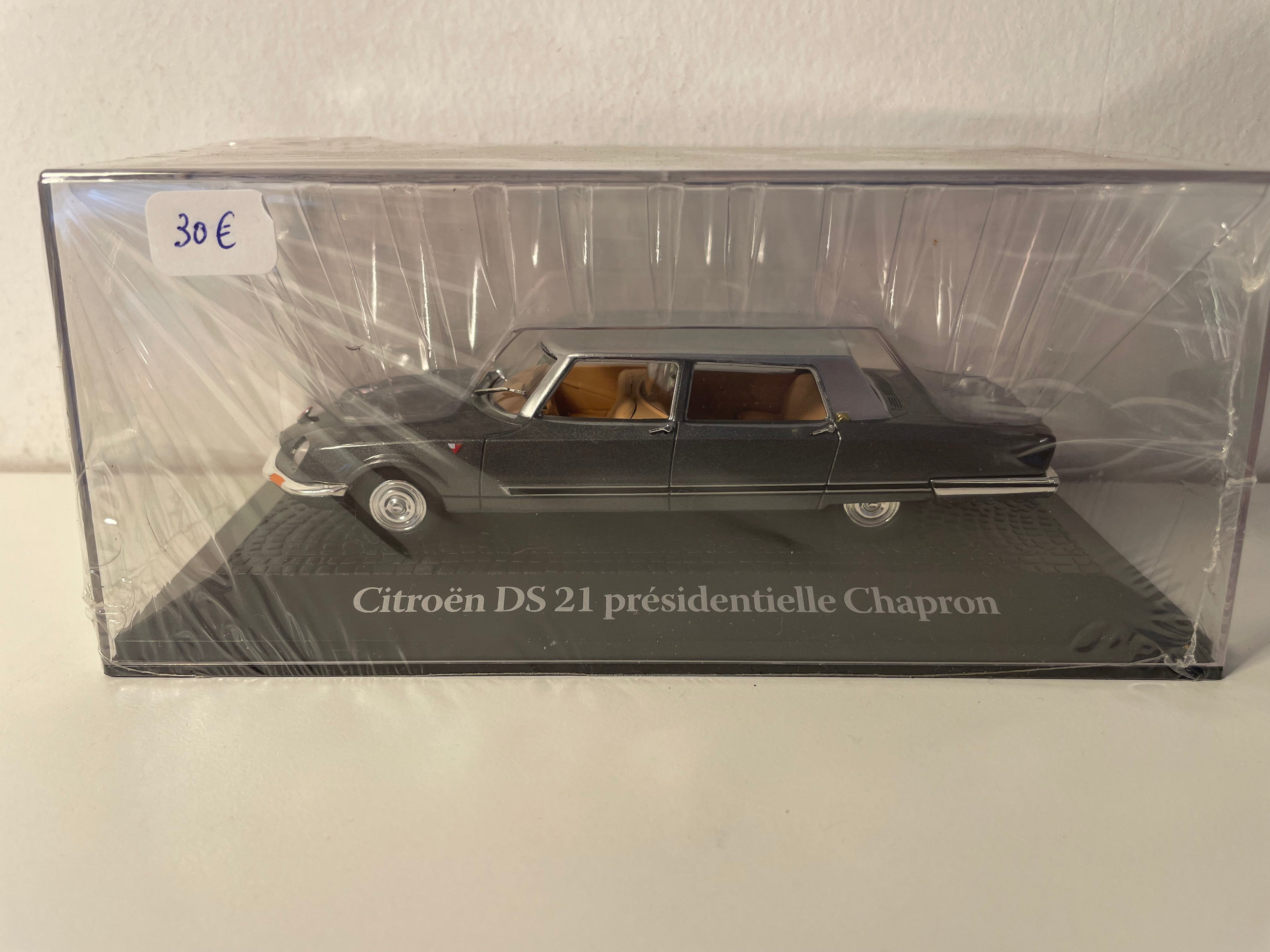 Citroën DS 21 Présidentielle Chapron grise (collection voitures de chefs d'état) - Visite de Nixon avec Charles de Gaulle en 1969