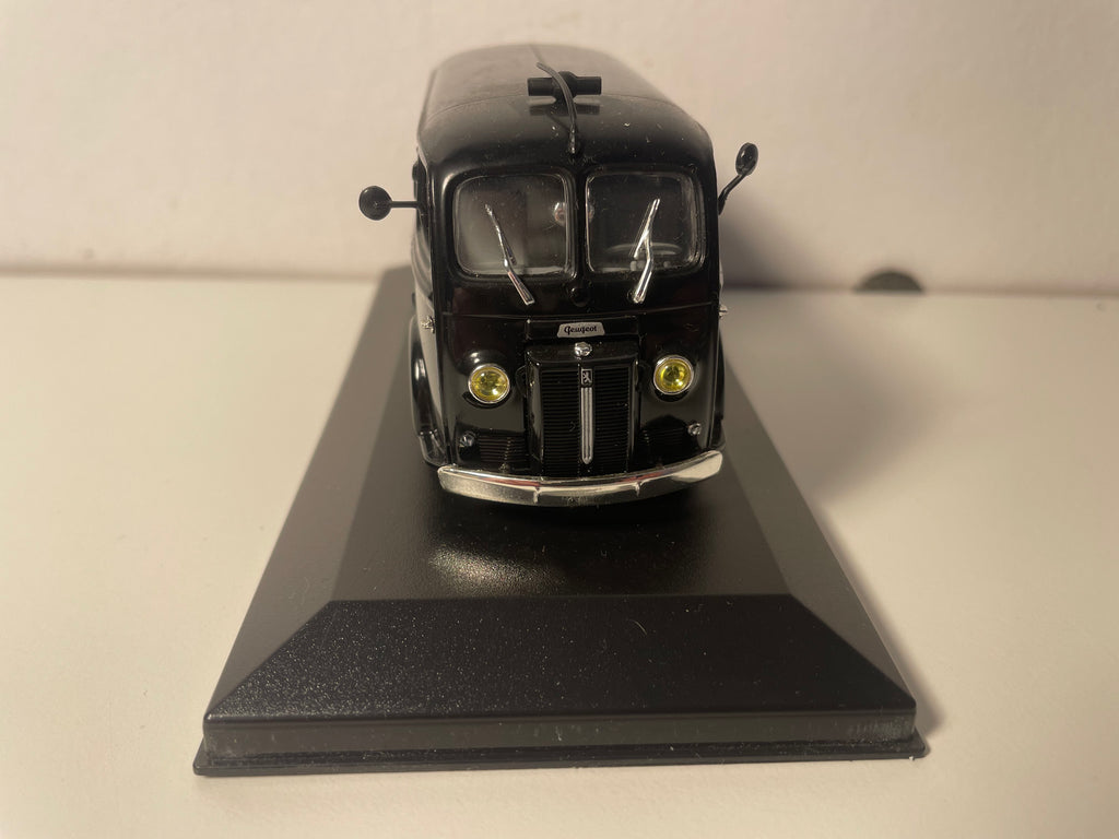 Peugeot D3A noir de 1950 POLICE - Norev