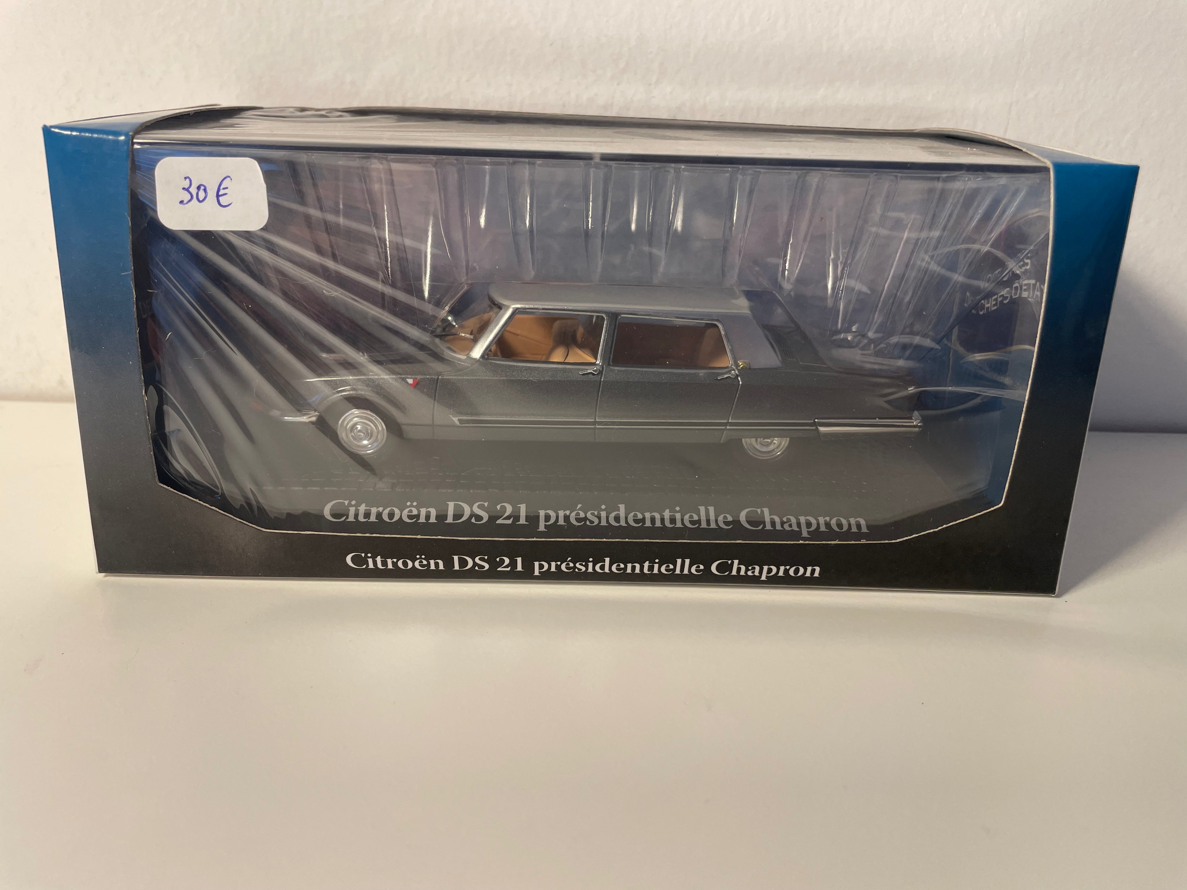 Citroën DS 21 Présidentielle Chapron grise (collection voitures de chefs d'état) - Visite de Nixon avec Charles de Gaulle en 1969