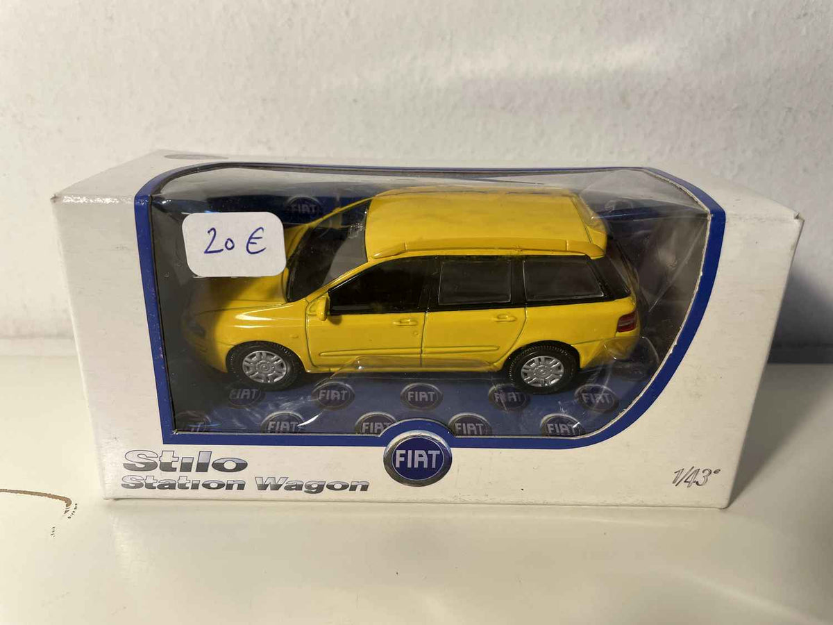 Fiat Stilo Familiar amarillo